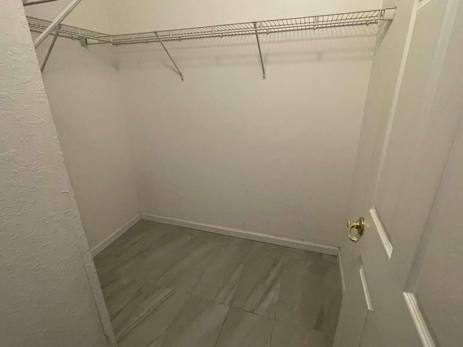 LINKS AT EMERALD DUNES CONDO - Residential Lease