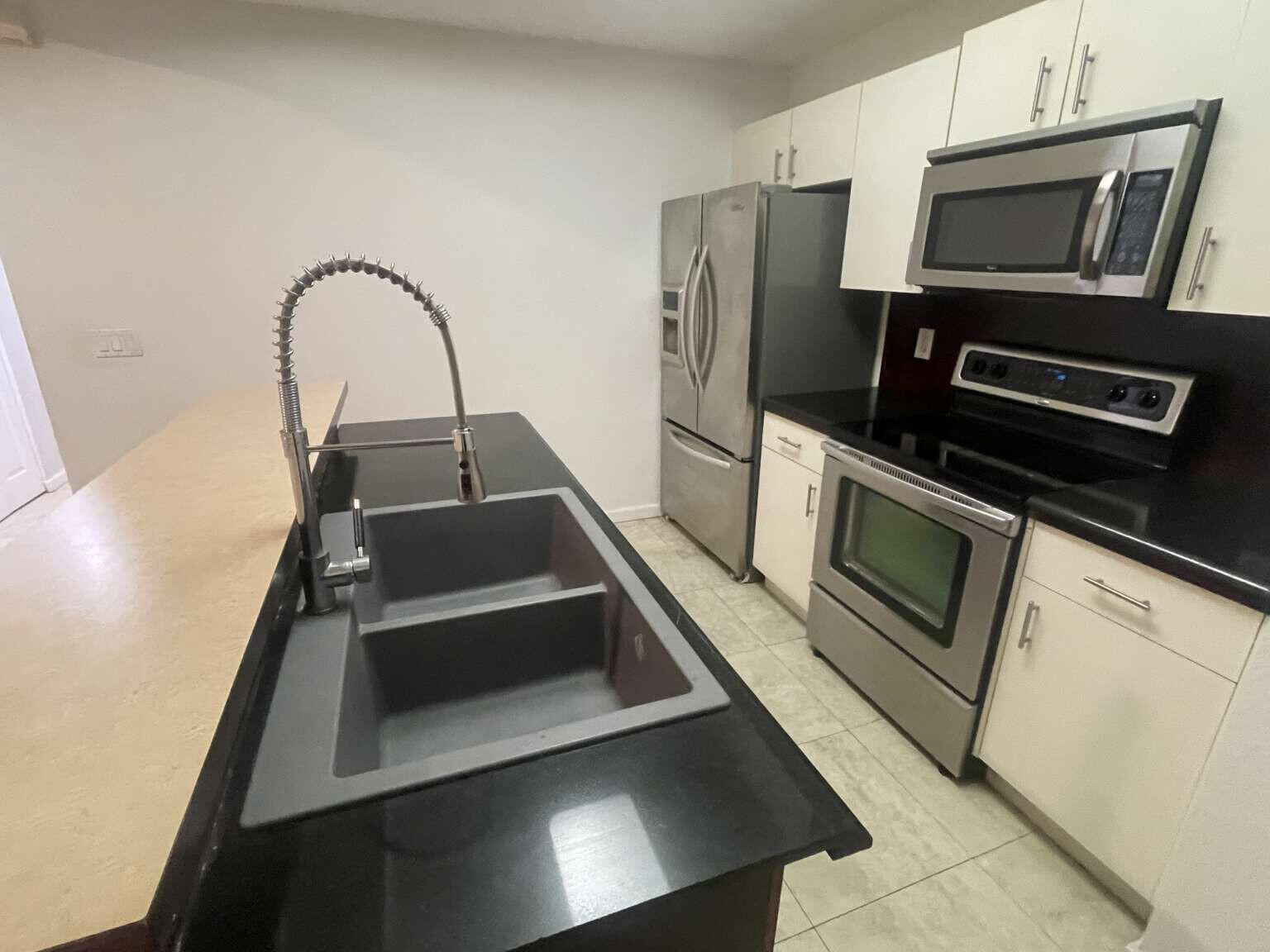 LINKS AT EMERALD DUNES CONDO - Residential Lease