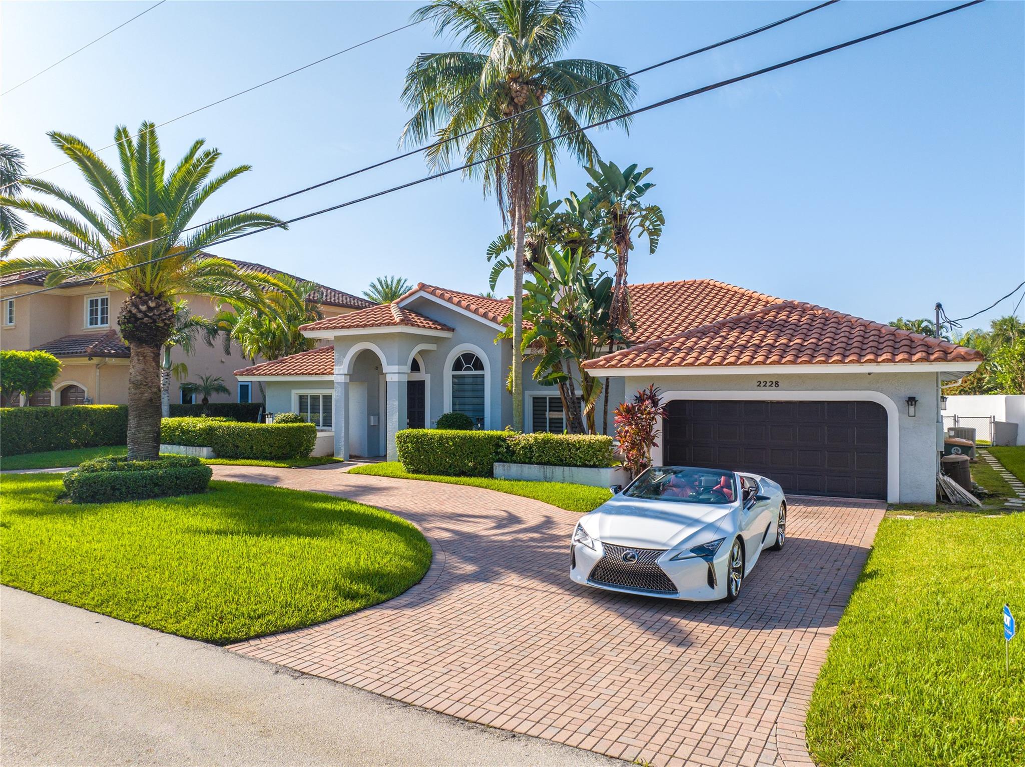 HILLSBORO ISLES - Residential