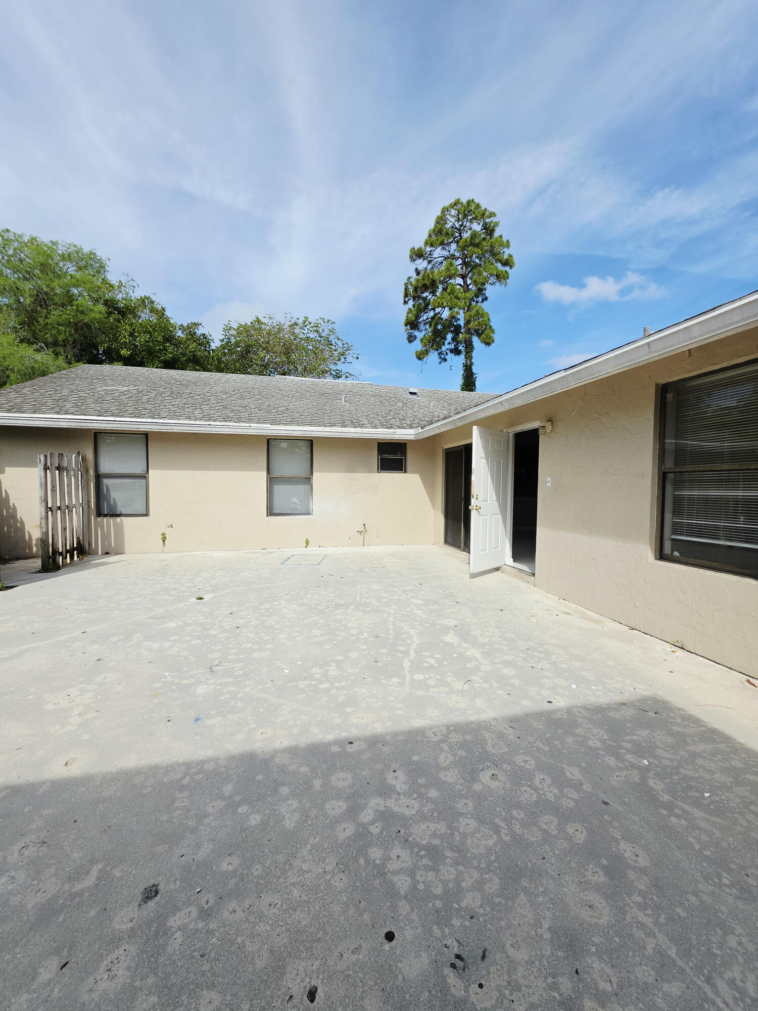 1157 Hyacinth Place A