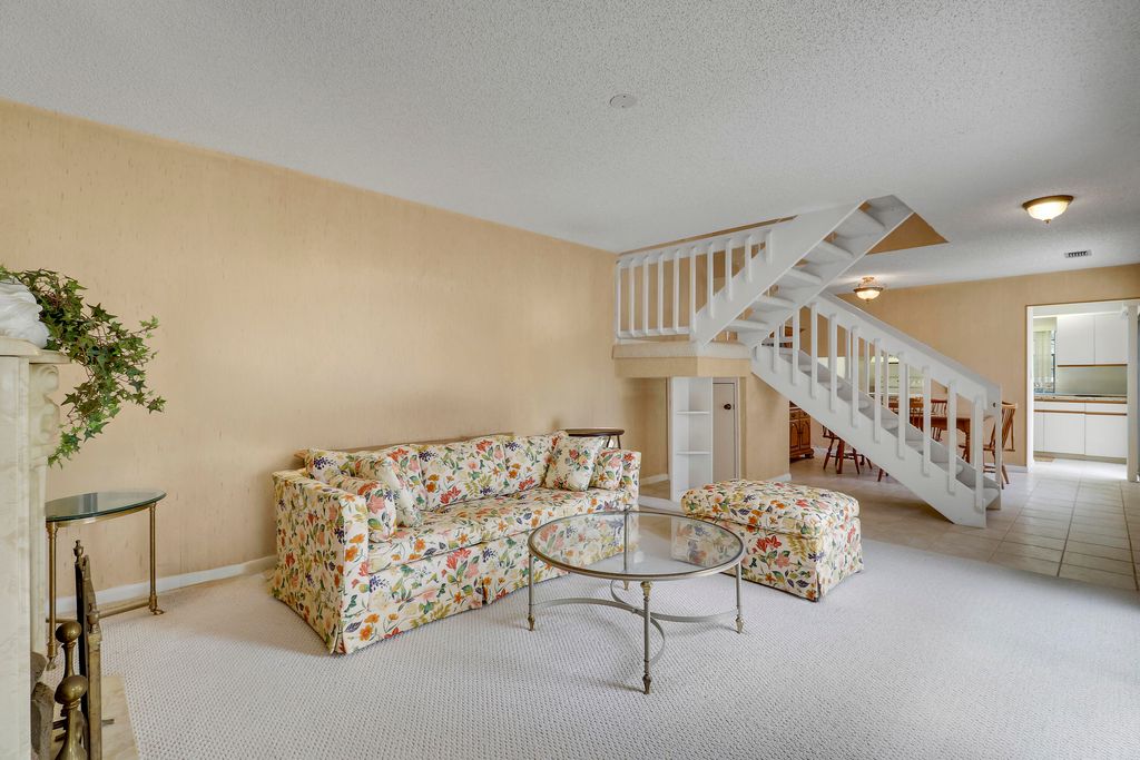 Photo of 387 Prestwick Lane #1, Palm Beach Gardens, FL 33418 (MLS # R11118320)