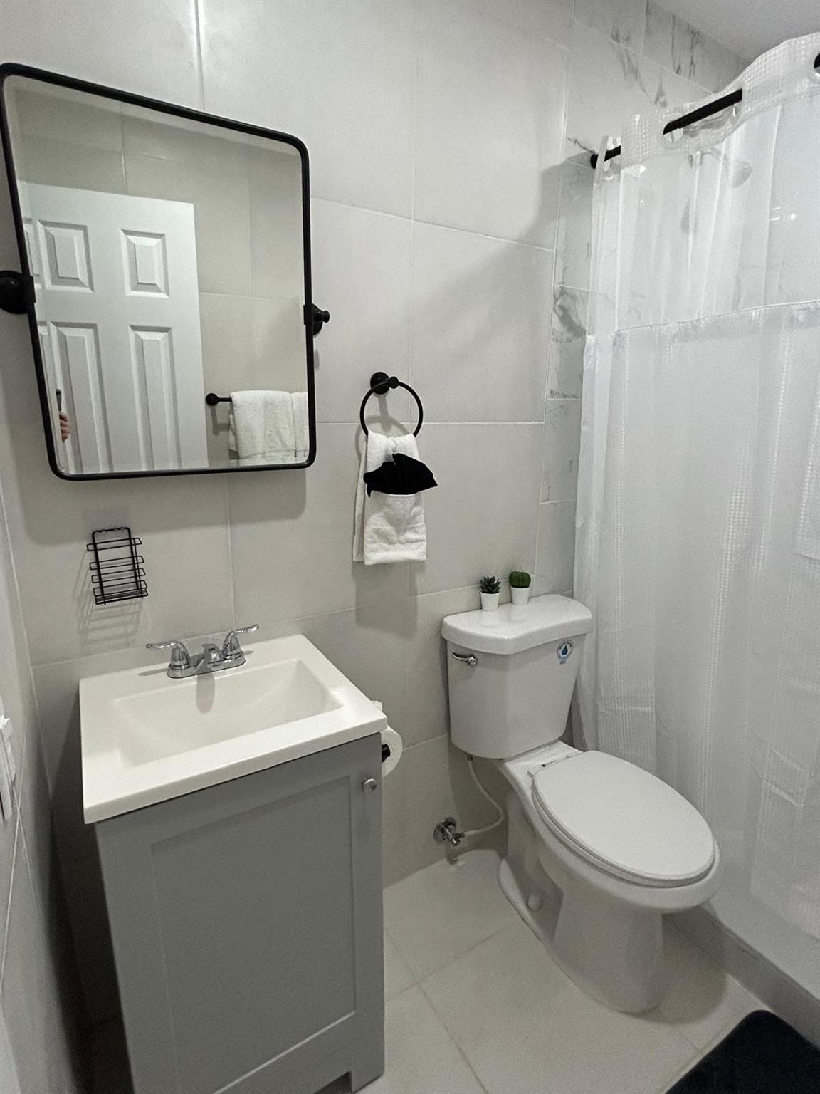 Oak Grove 27-16 B - Residential Lease