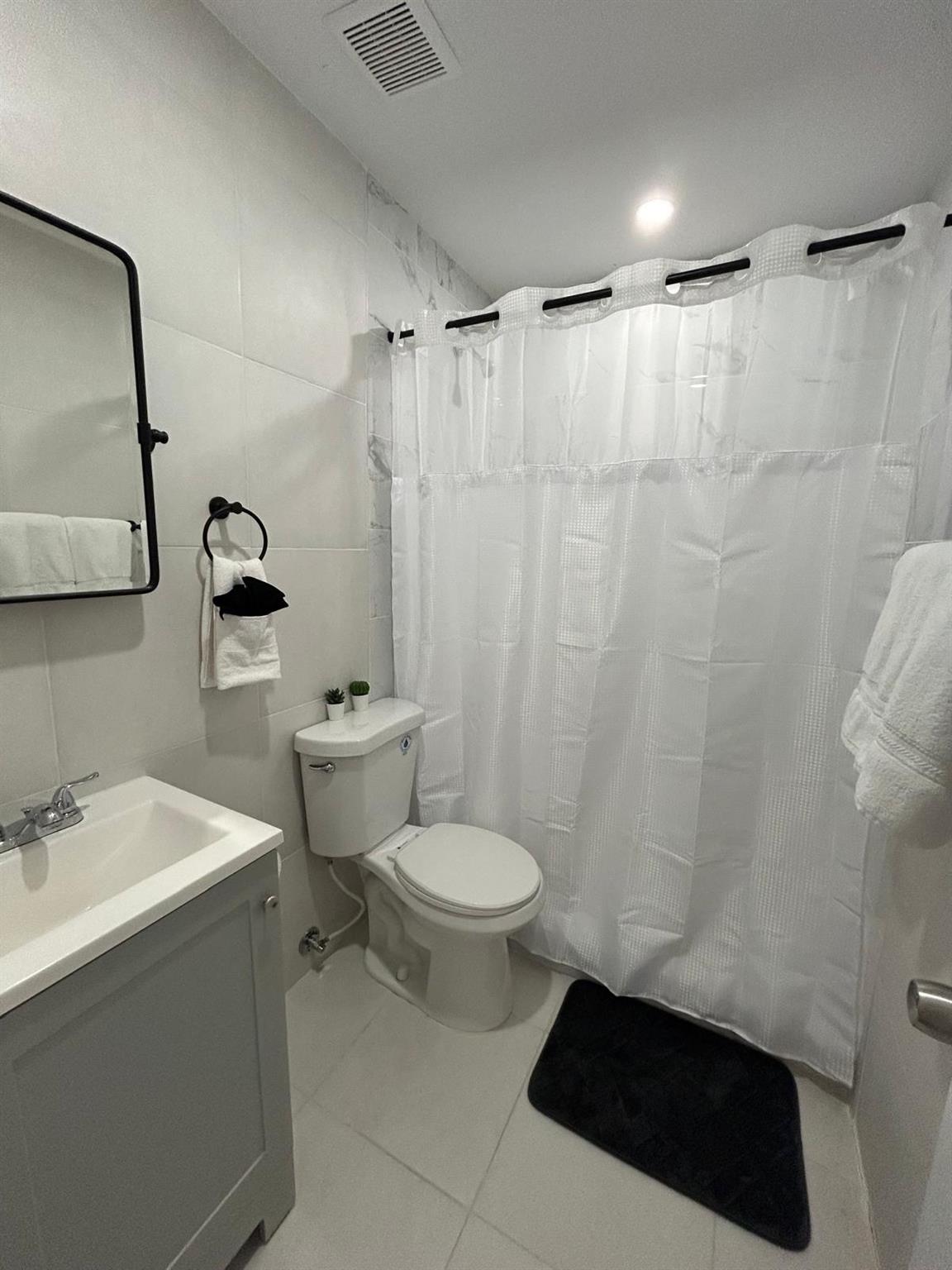 Oak Grove 27-16 B - Residential Lease