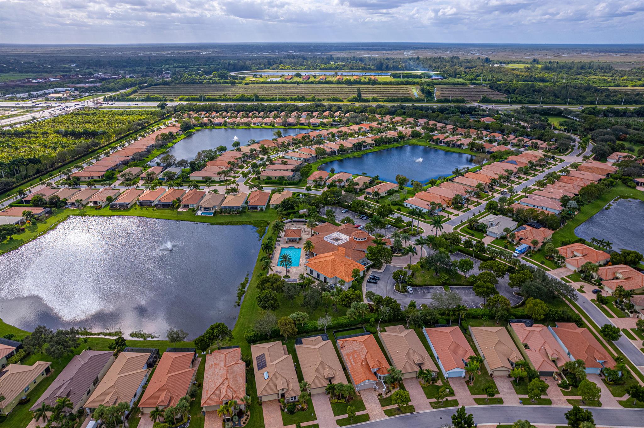 FOUR SEASONS - Residential