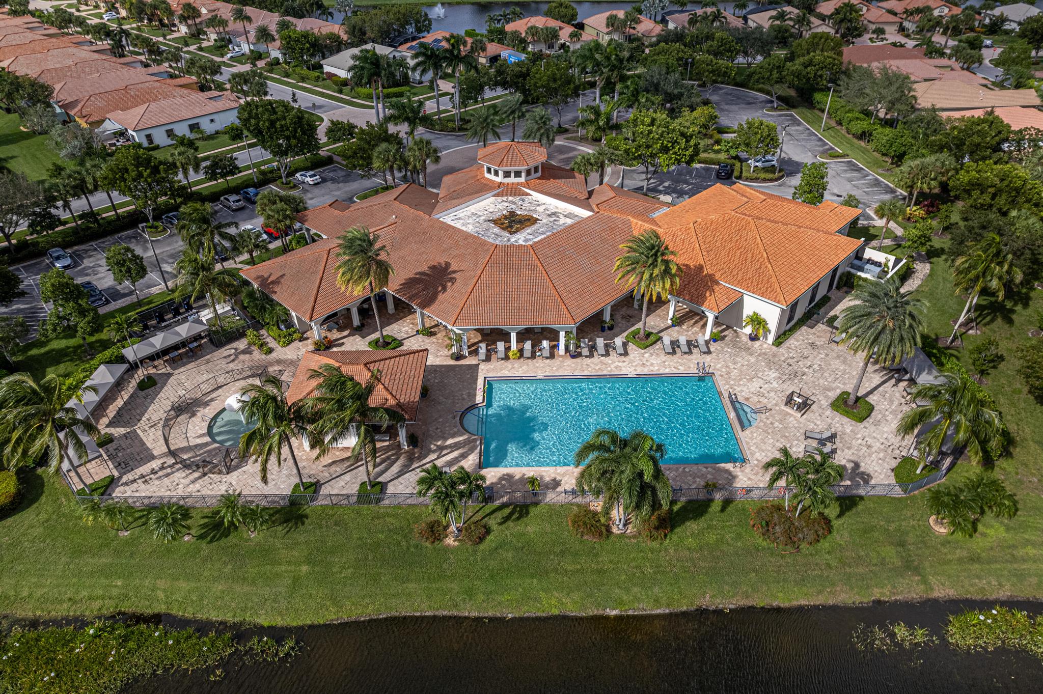 FOUR SEASONS - Residential