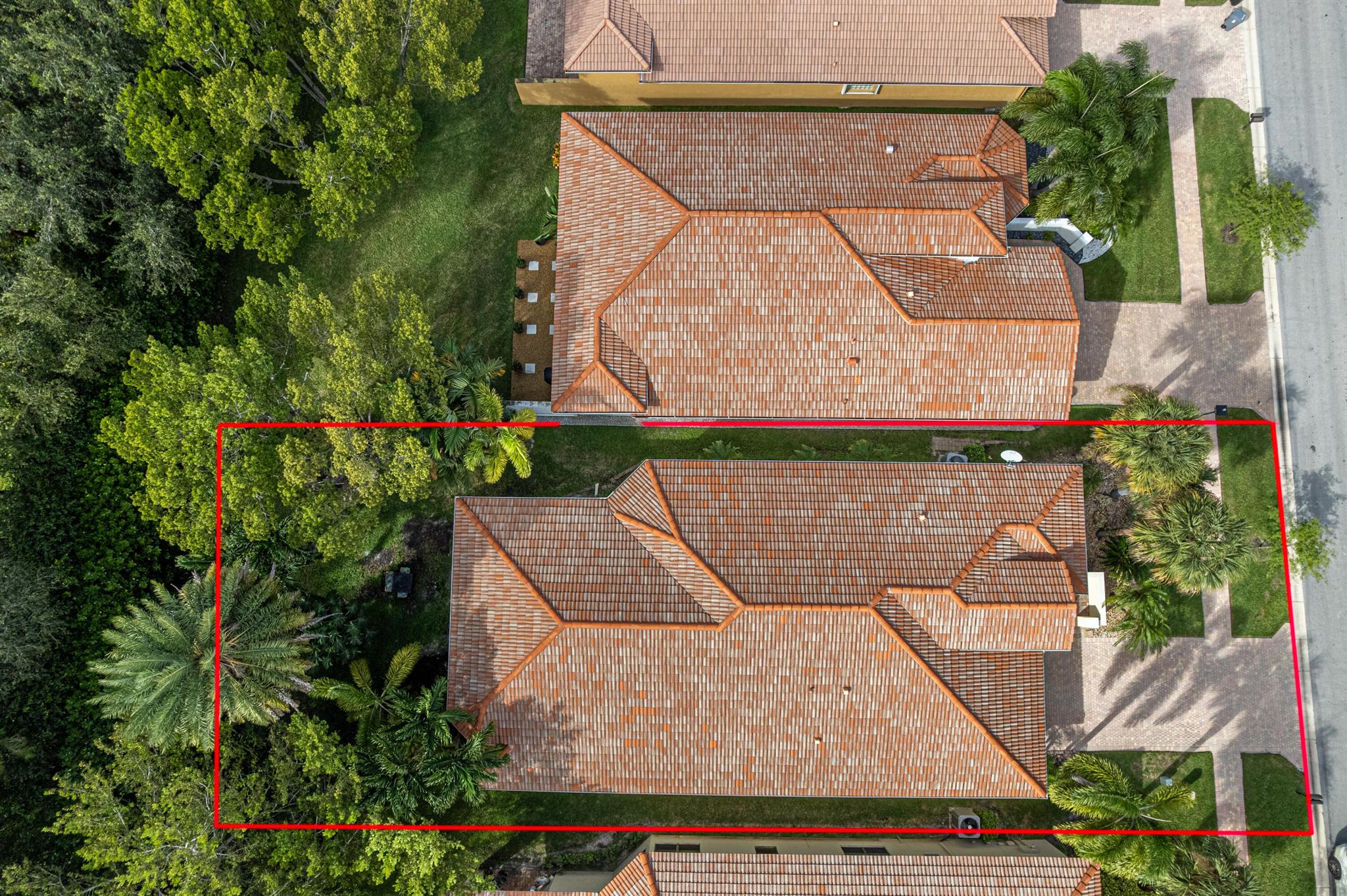 FOUR SEASONS - Residential
