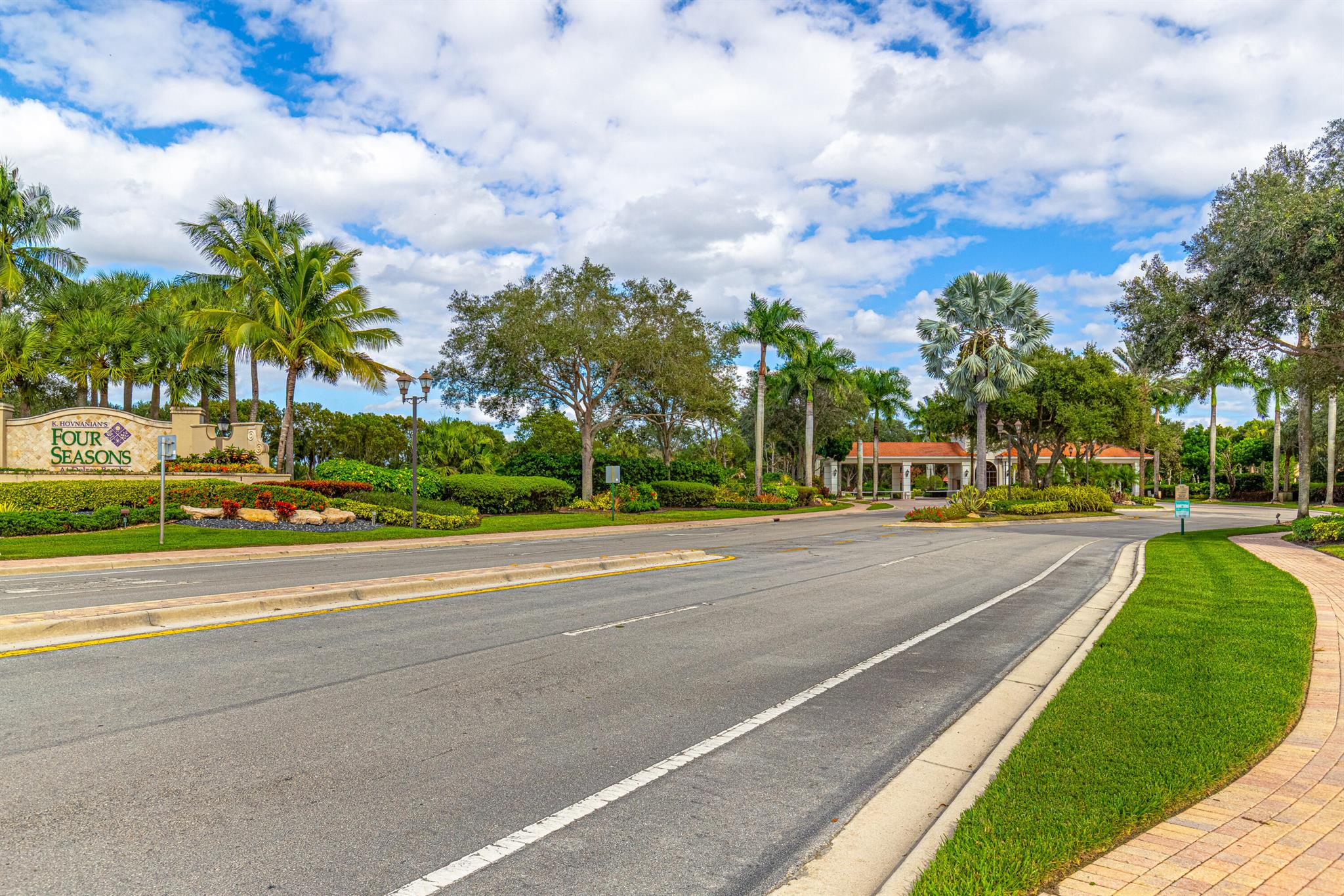 FOUR SEASONS - Residential