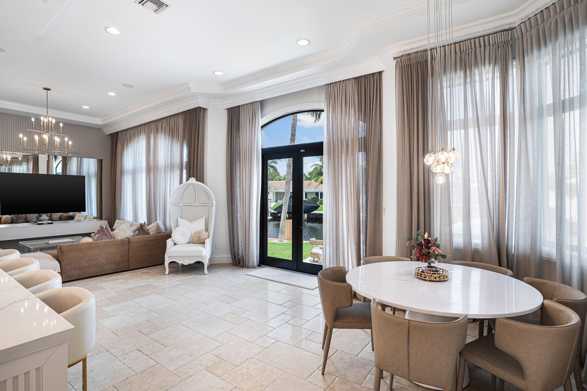 VENETIAN ISLES 2ND SEC - Residential