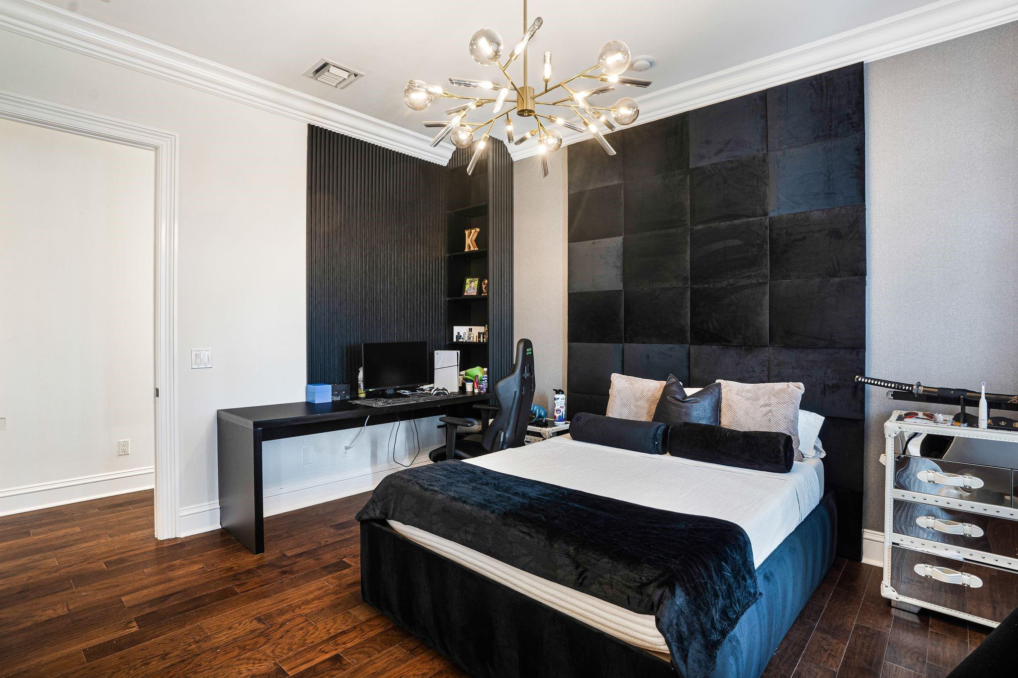 VENETIAN ISLES 2ND SEC - Residential