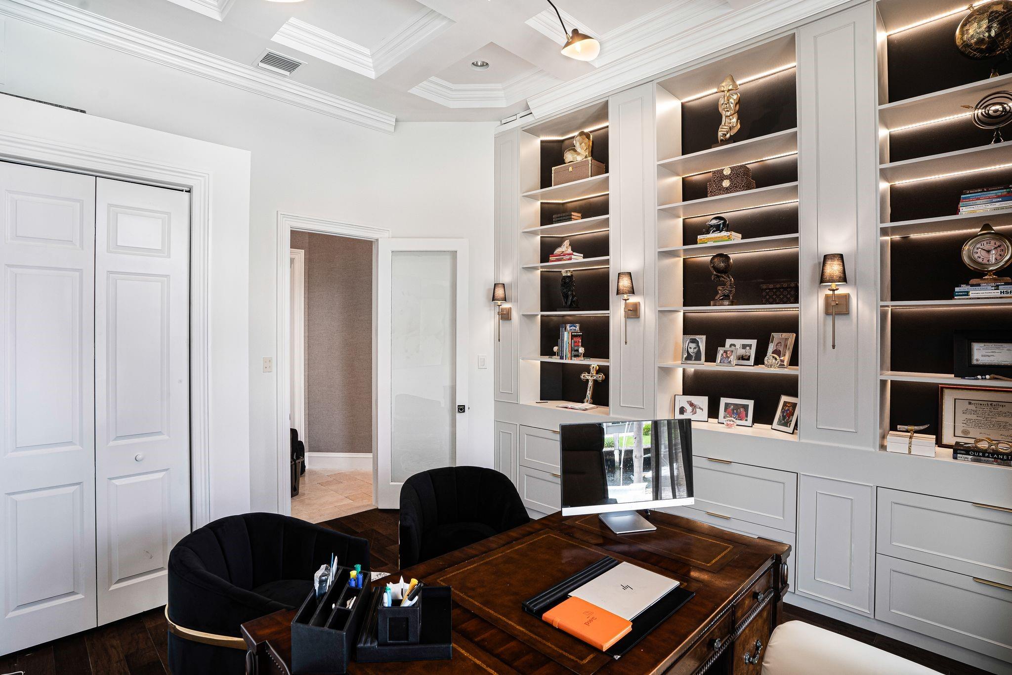 VENETIAN ISLES 2ND SEC - Residential