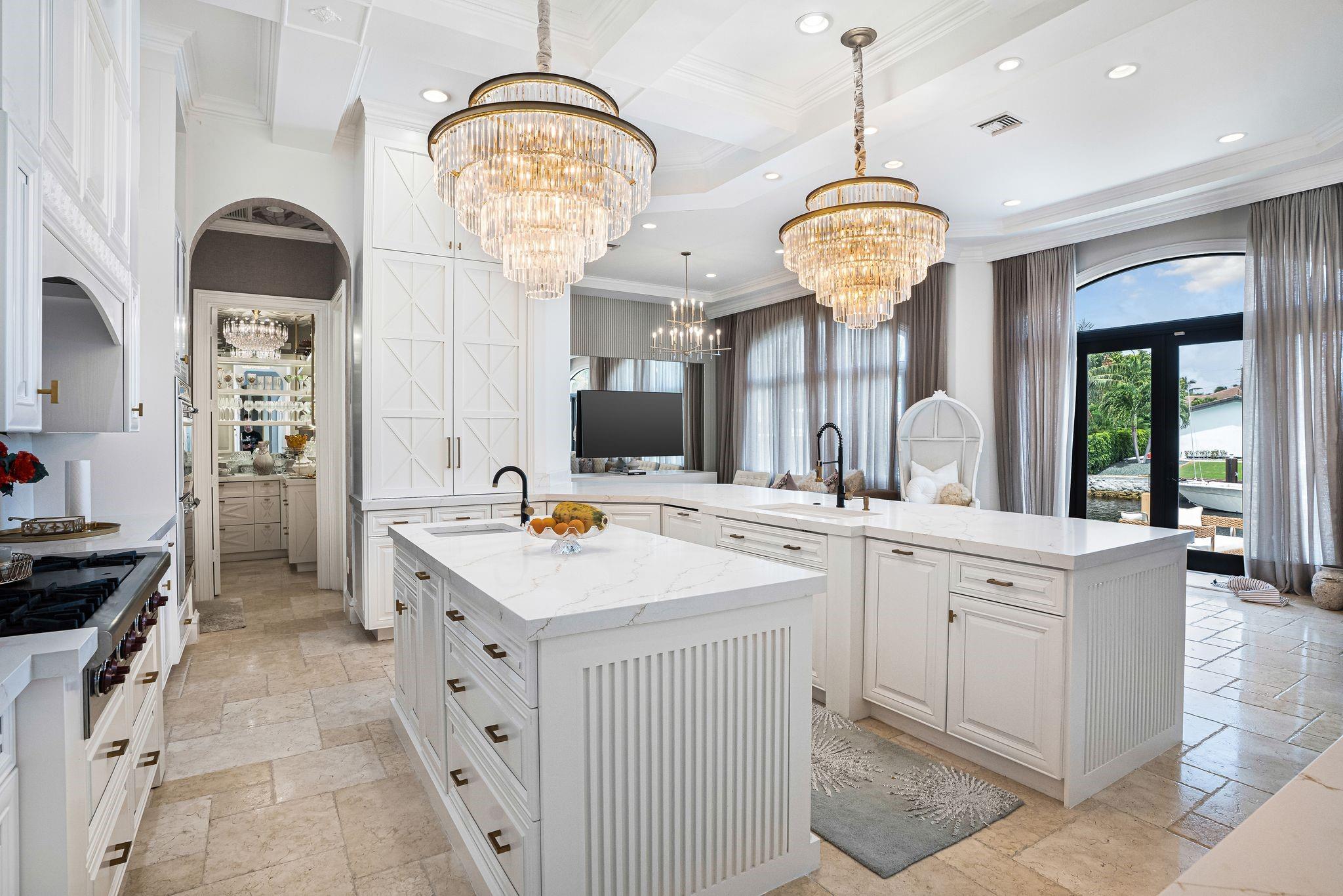 VENETIAN ISLES 2ND SEC - Residential