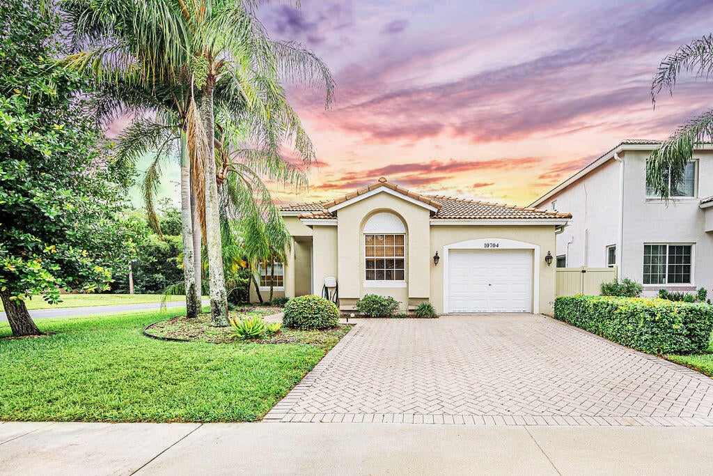 Photo of 10704 OAK BEND Way #10704, Wellington, FL 33414 (MLS # B26061159)
