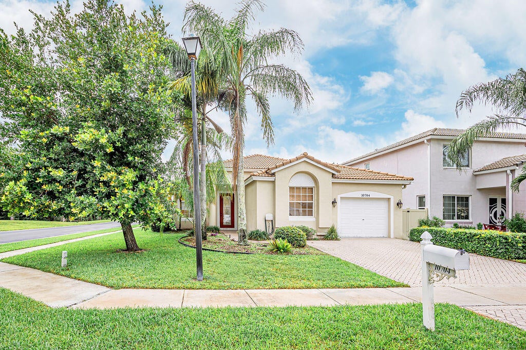 10704 OAK BEND Way 10704