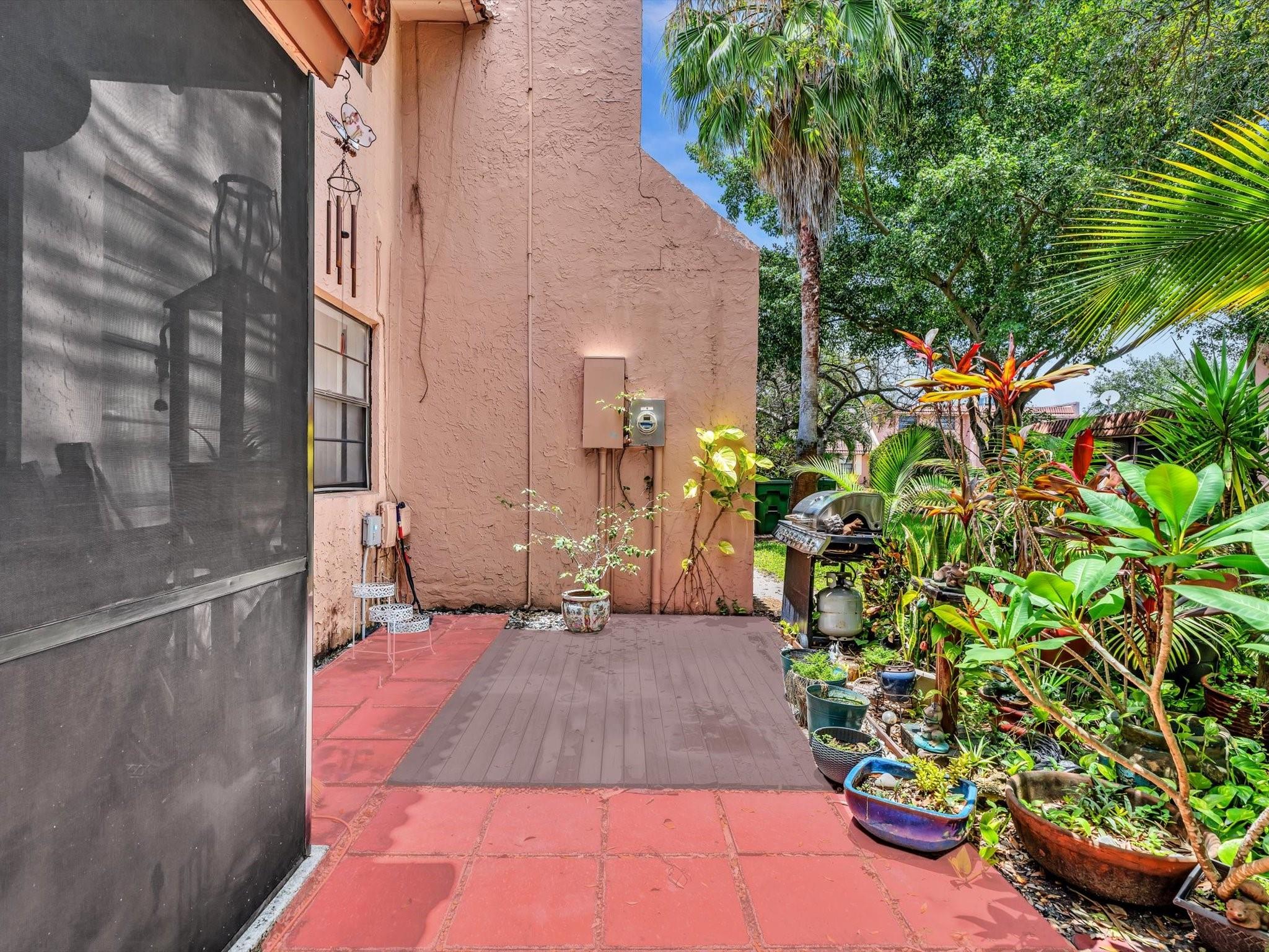Valencia Village - Residential