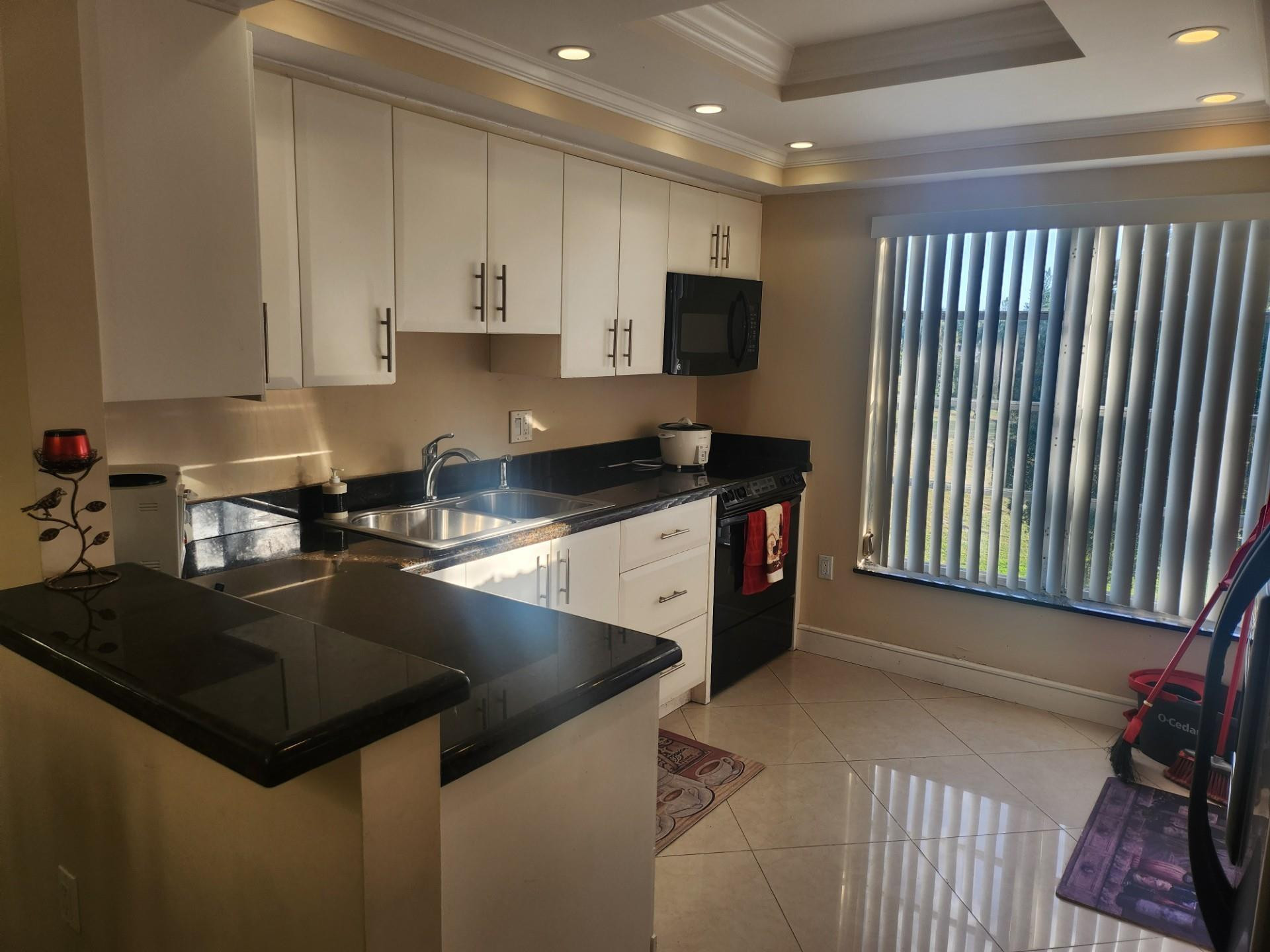MANORS OF INVERRARY I-5 - Residential