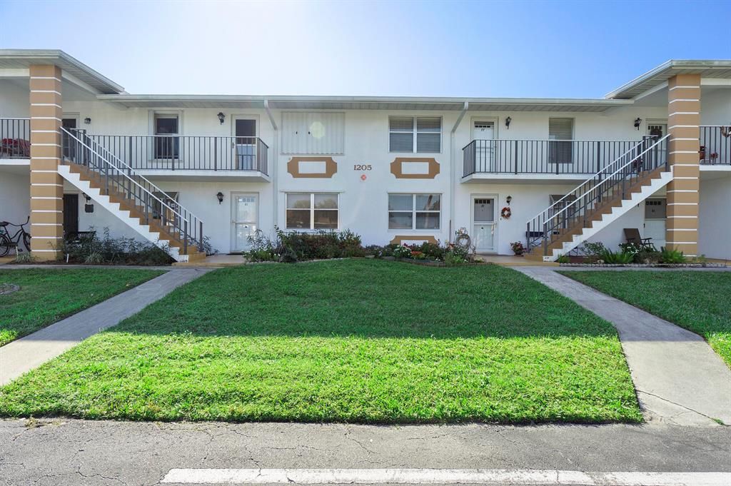 Photo of 1205 S Lakes End Drive #2, Fort Pierce, FL 34982 (MLS # R10764173)