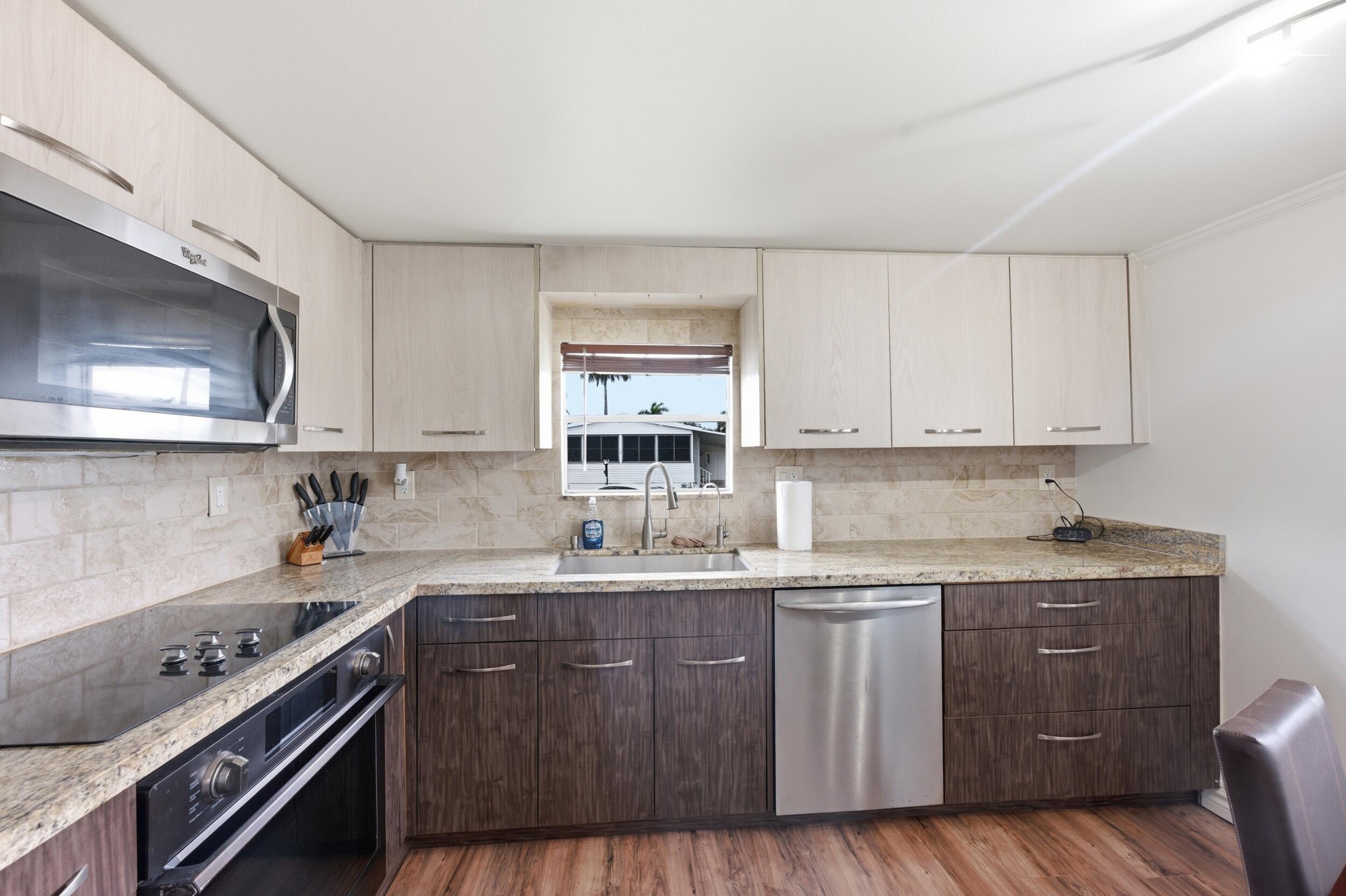 COLONIAL ESTATES - Residential