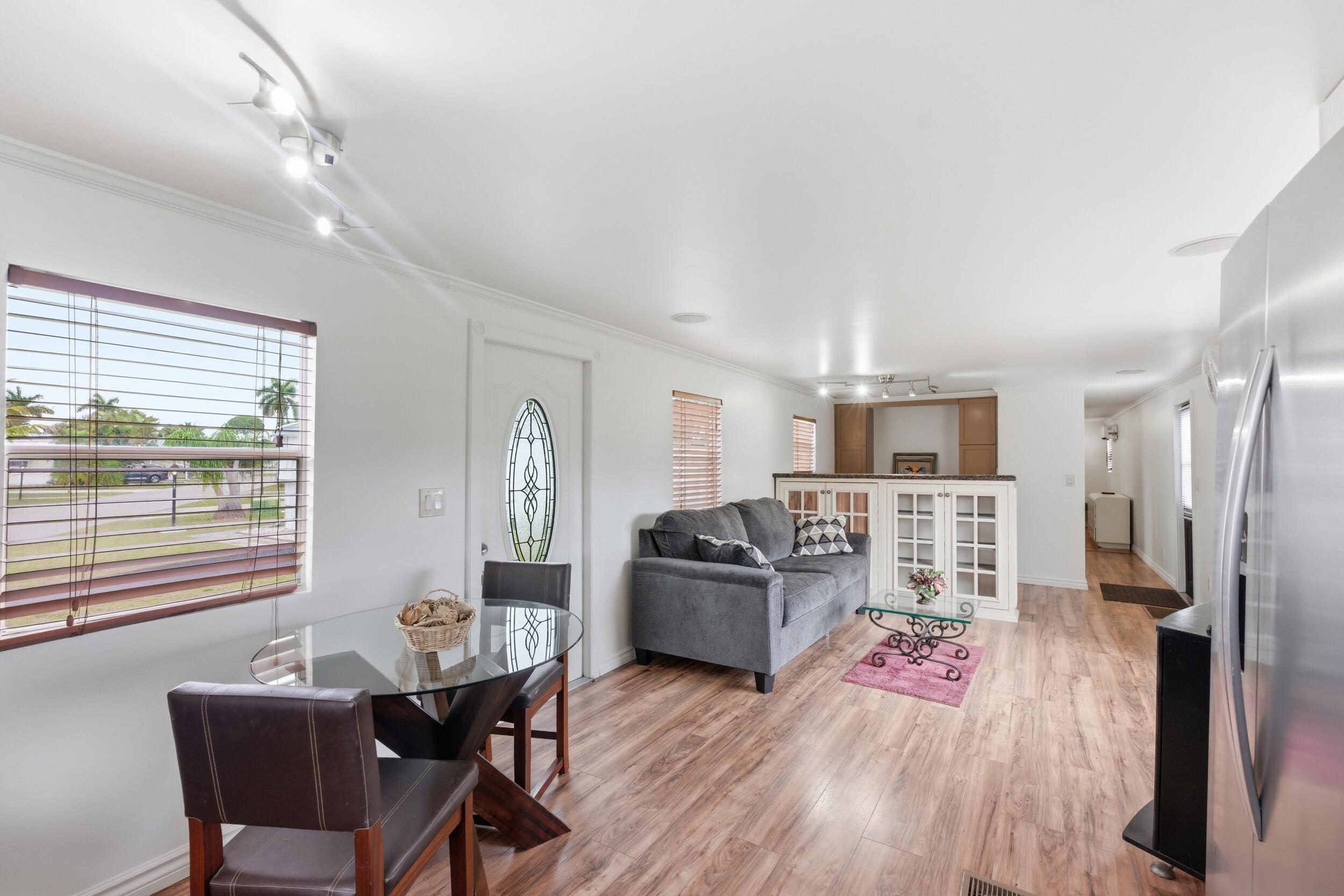 COLONIAL ESTATES - Residential