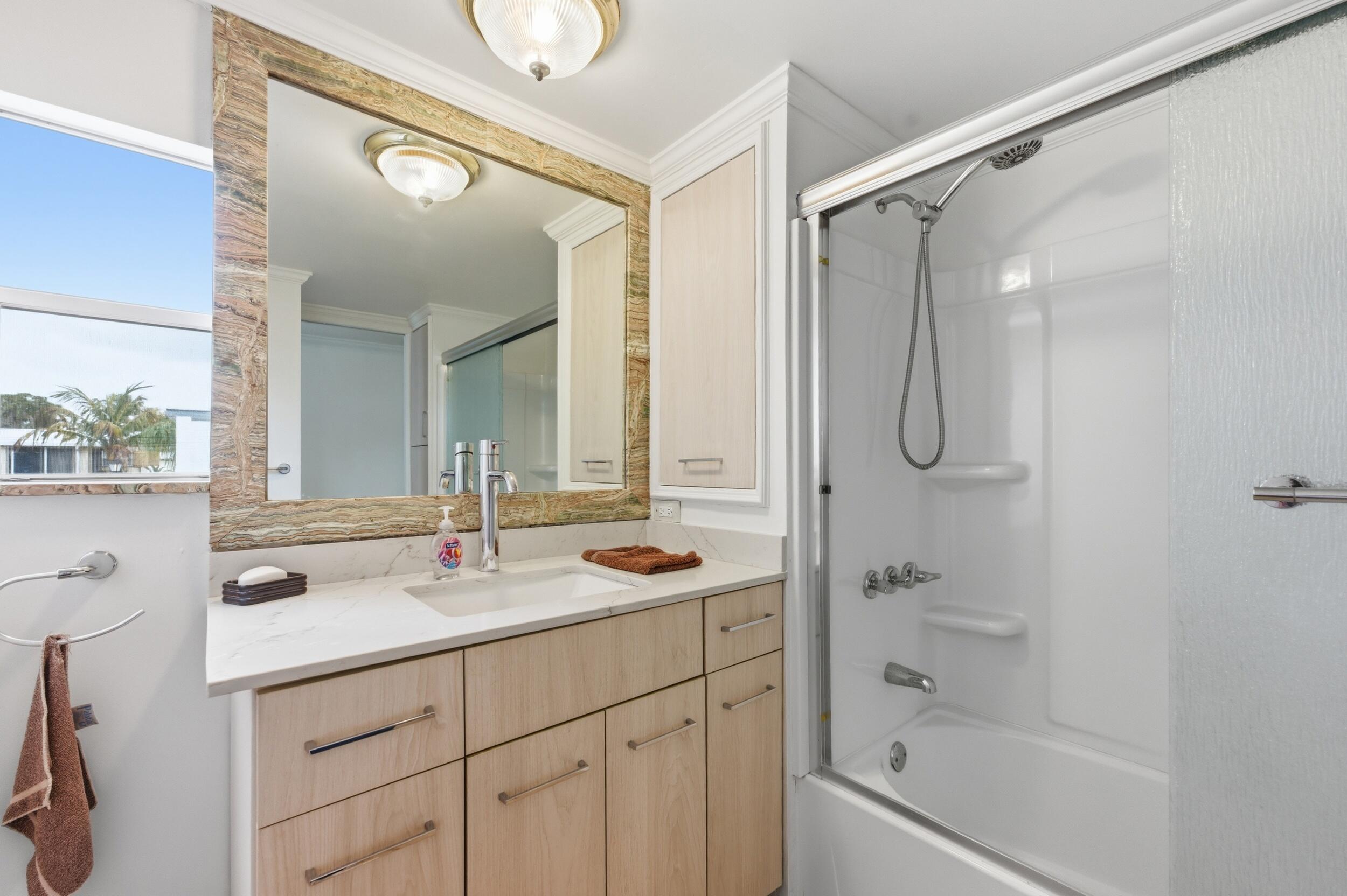 COLONIAL ESTATES - Residential