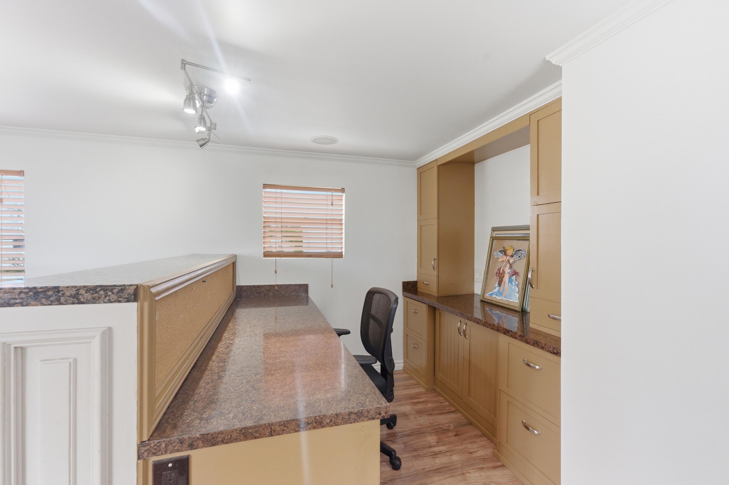 COLONIAL ESTATES - Residential