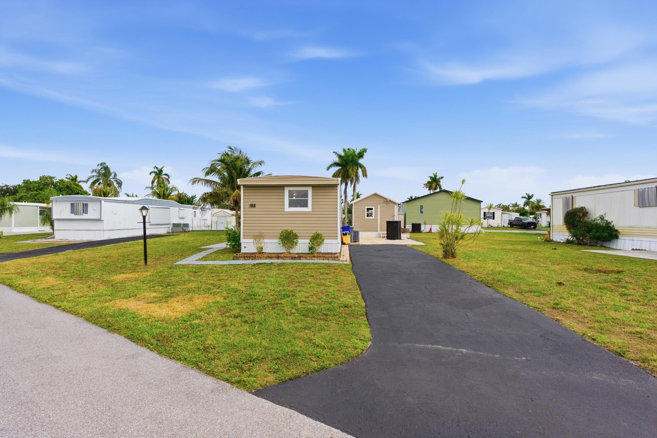 COLONIAL ESTATES - Residential