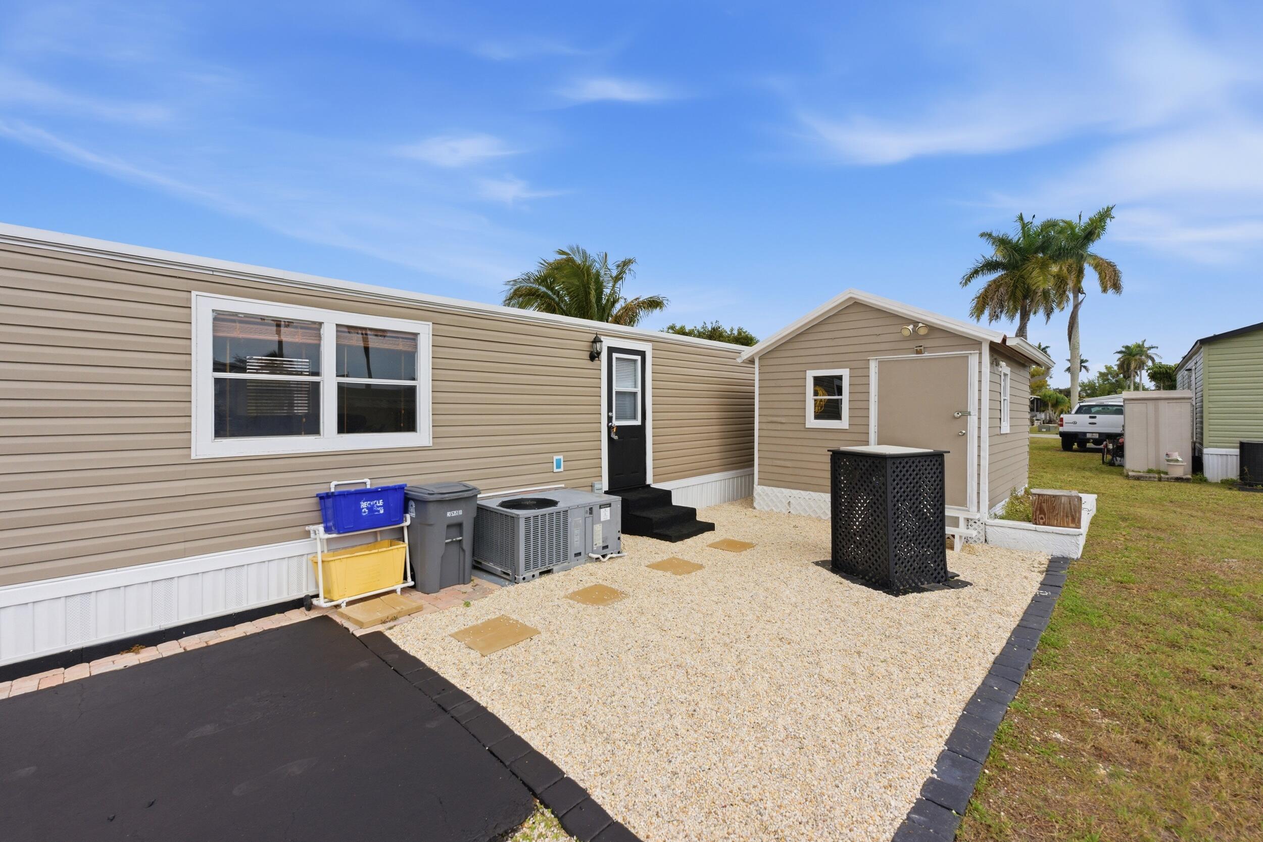 COLONIAL ESTATES - Residential