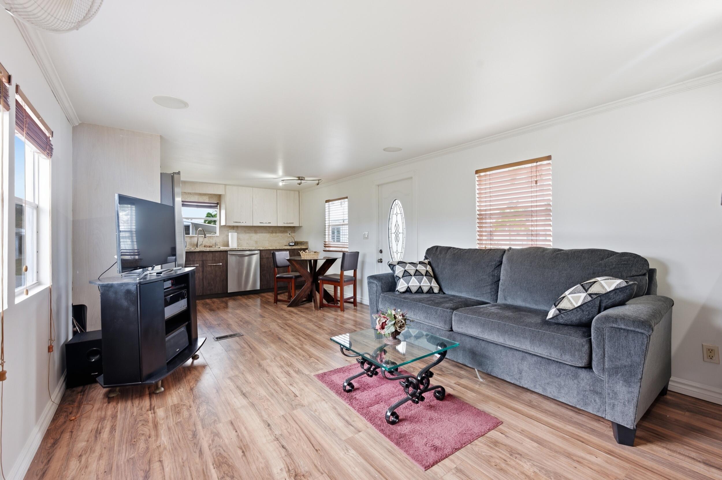 COLONIAL ESTATES - Residential