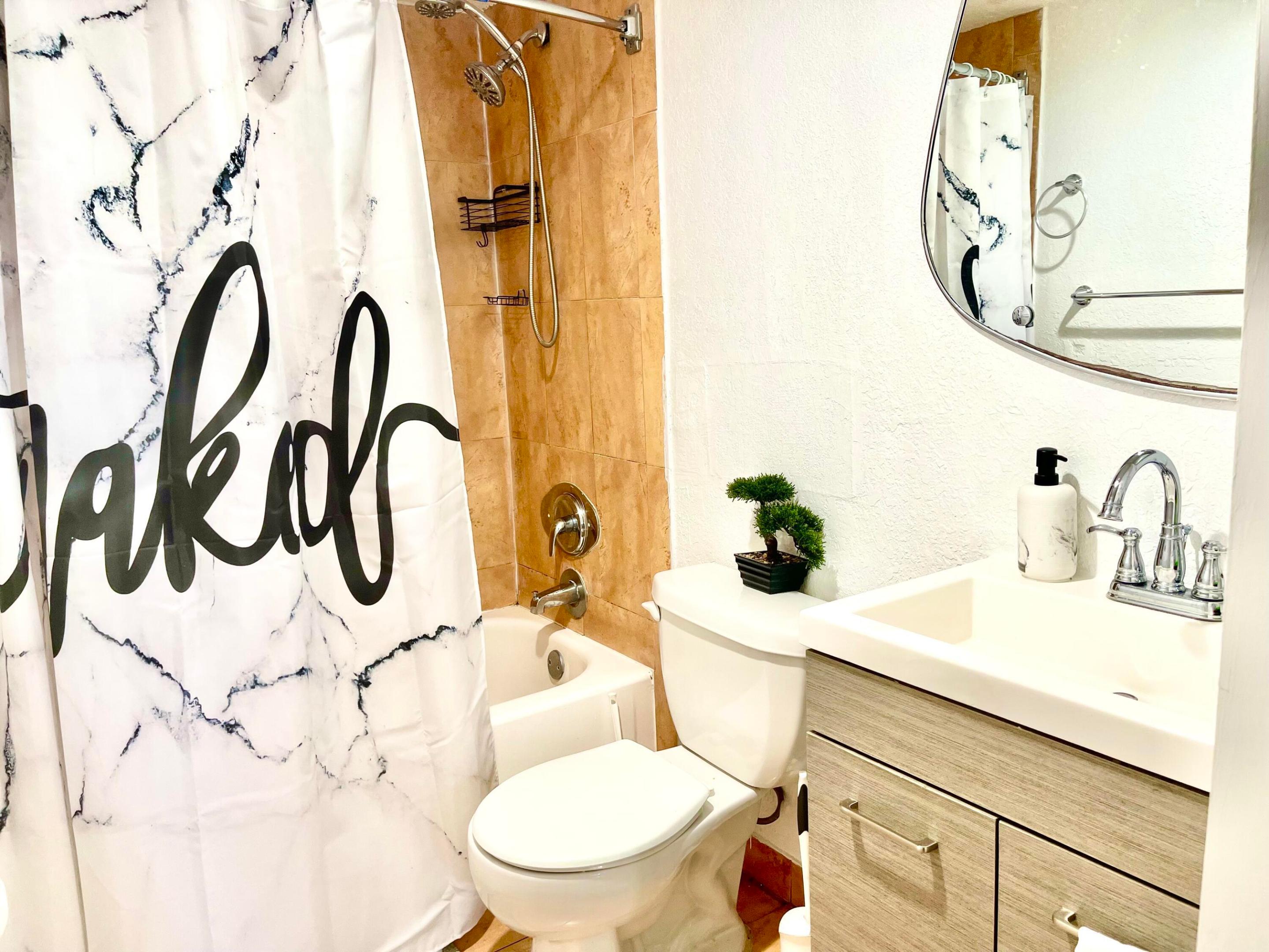 MANORS OF INVERRARY I-7 - Residential