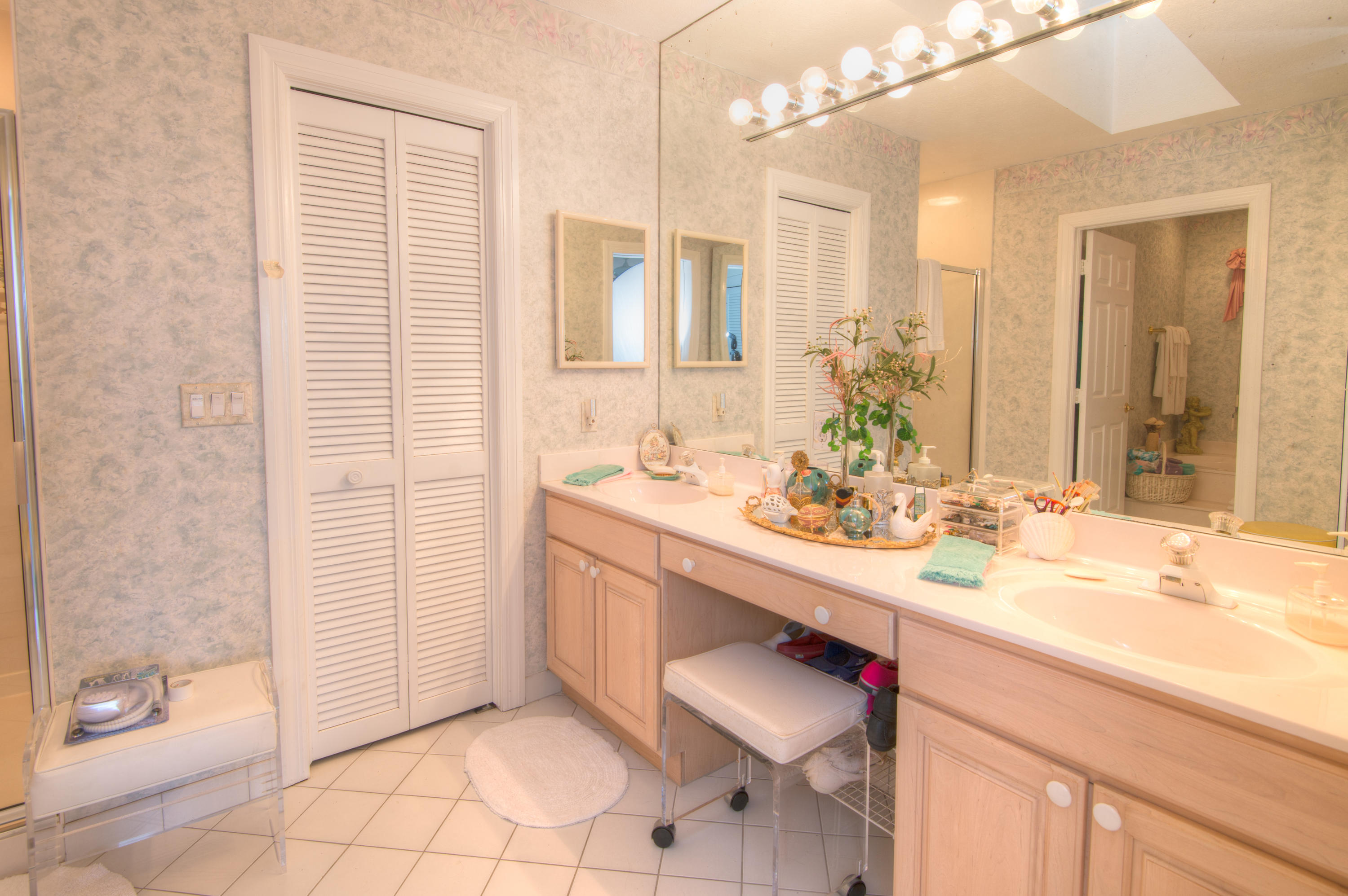 JUPITER INLET BEACH COLON - Residential