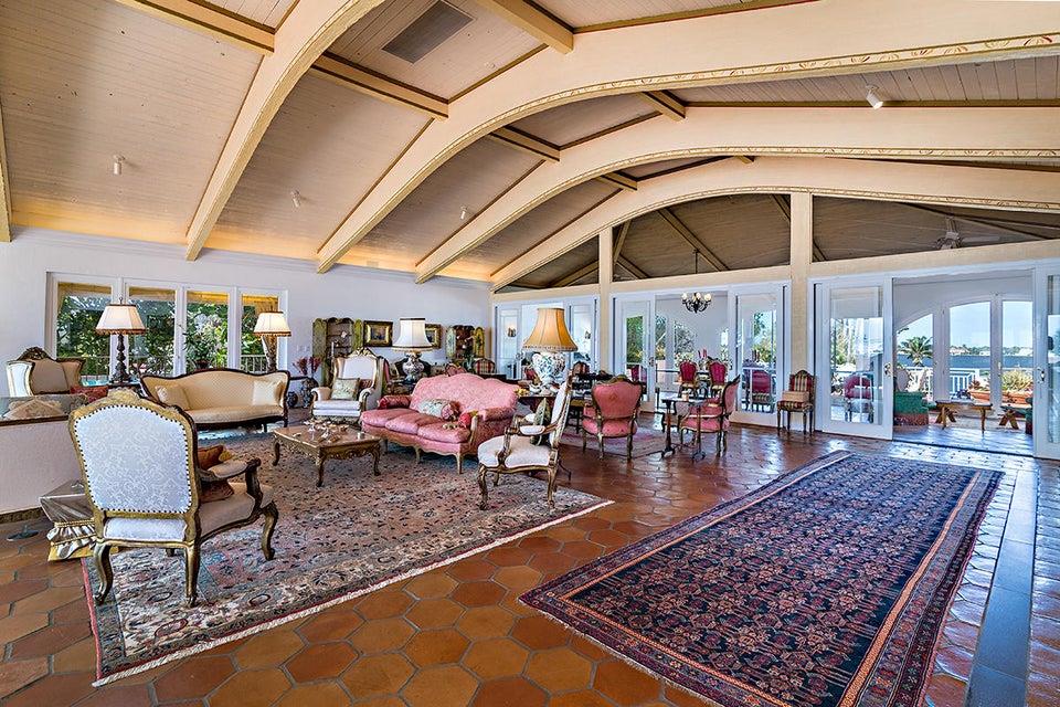 PALM BEACH ESTATES - Residential