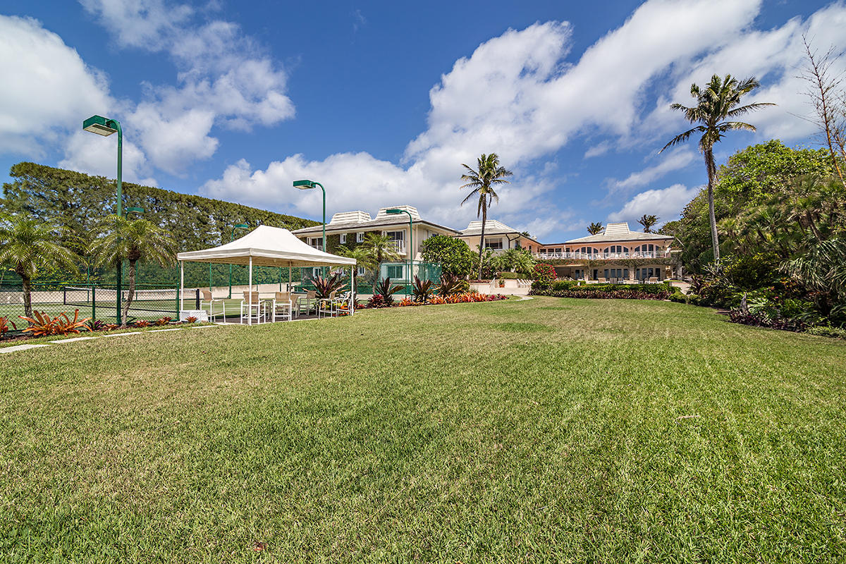 PALM BEACH ESTATES - Residential