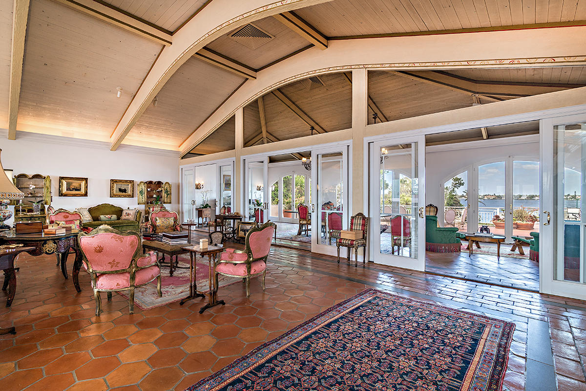 PALM BEACH ESTATES - Residential