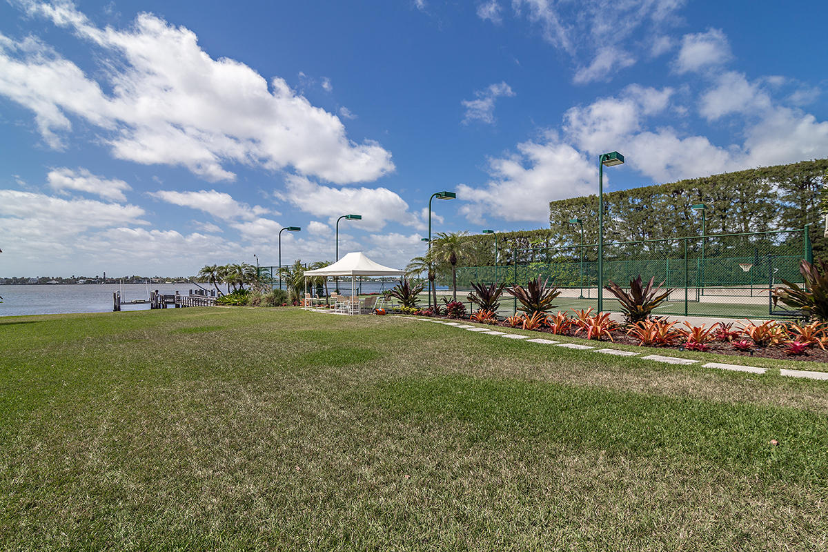 PALM BEACH ESTATES - Residential