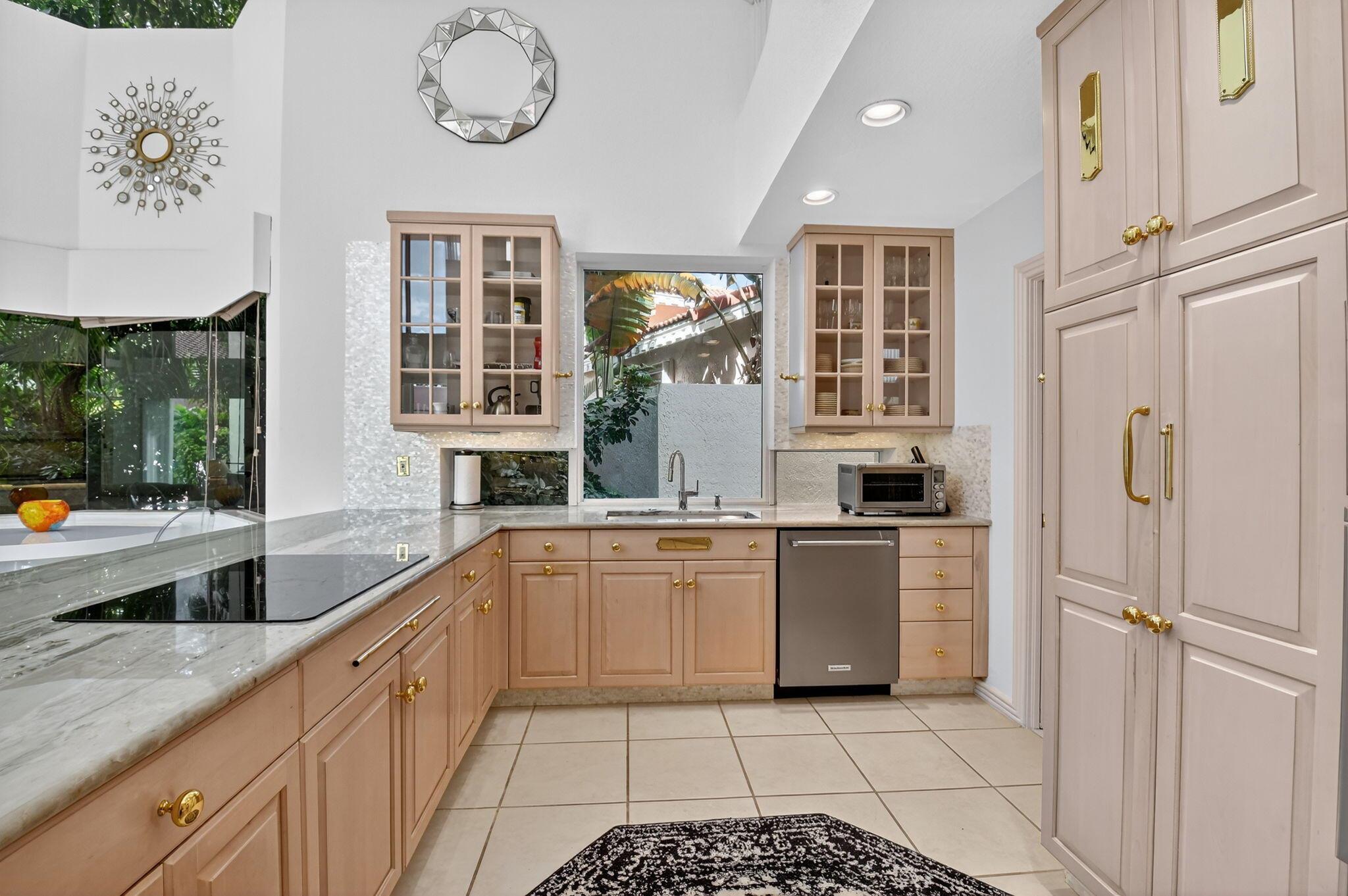 ROYAL HIDDEN COVE- POLO C - Residential