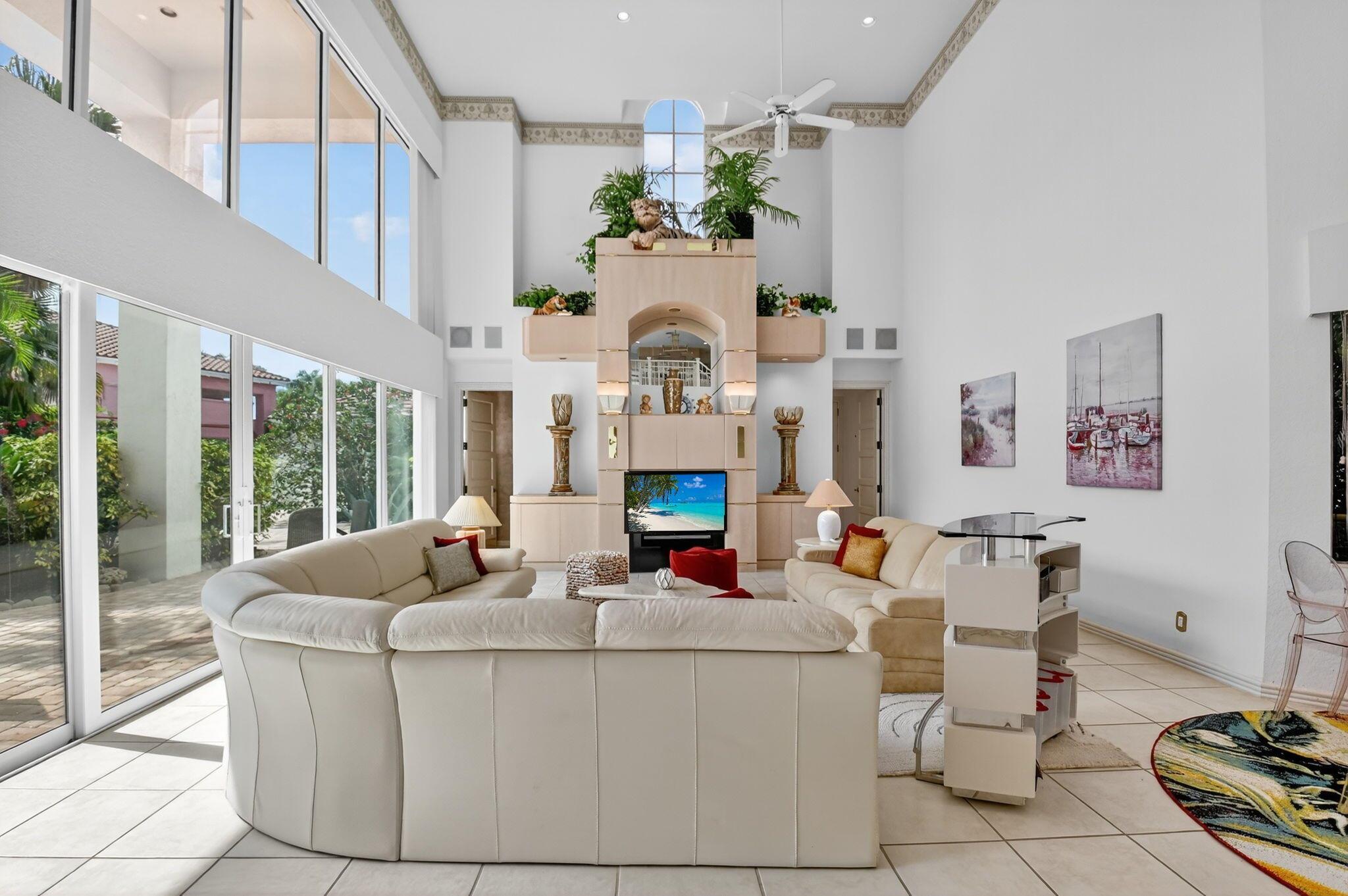 ROYAL HIDDEN COVE- POLO C - Residential