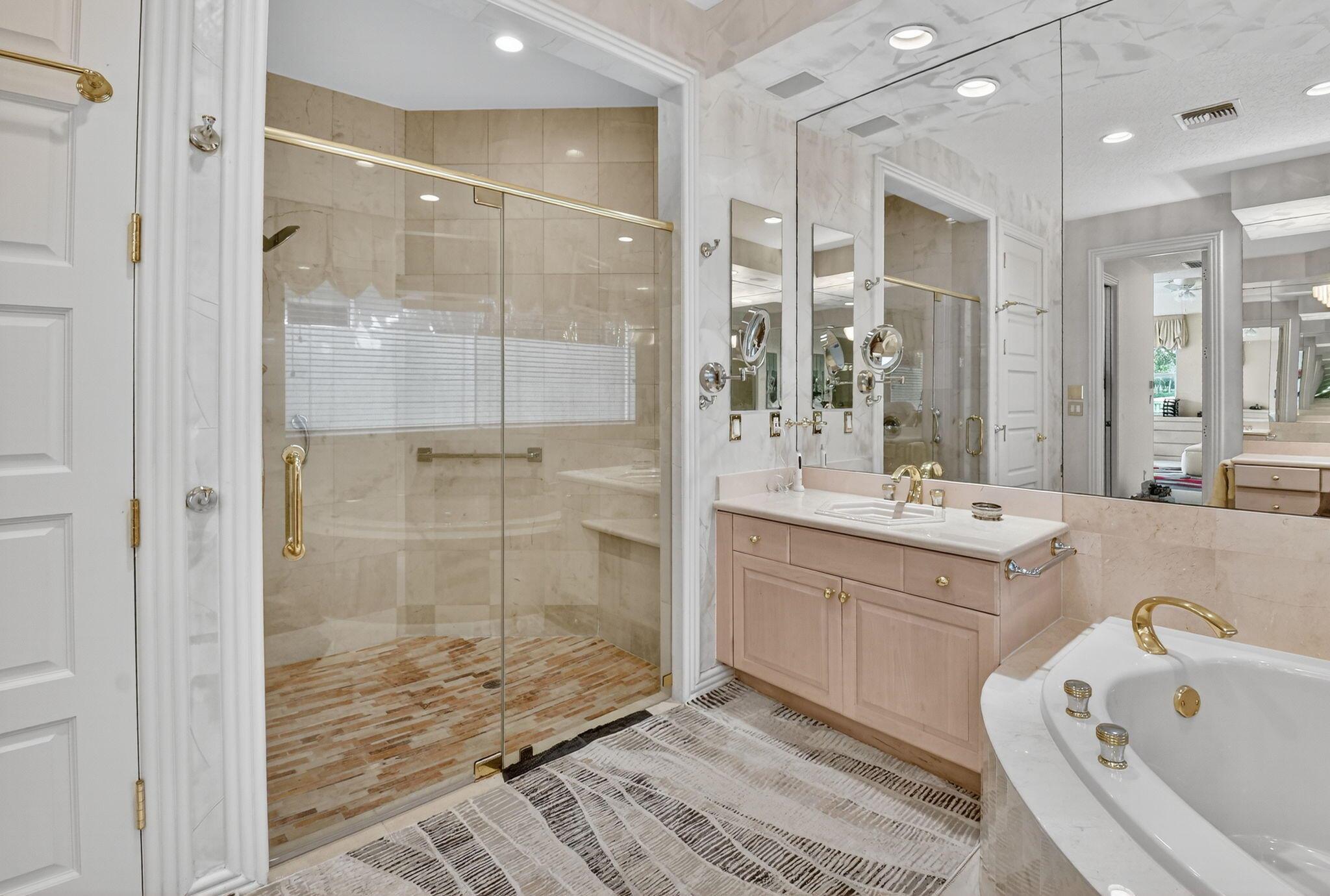 ROYAL HIDDEN COVE- POLO C - Residential