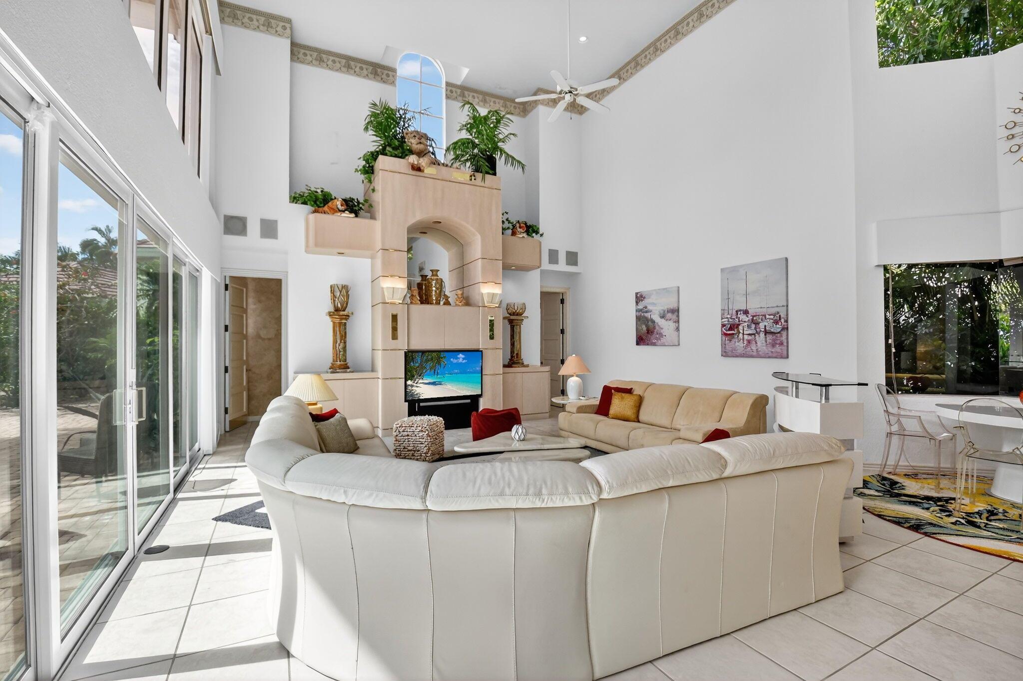 ROYAL HIDDEN COVE- POLO C - Residential