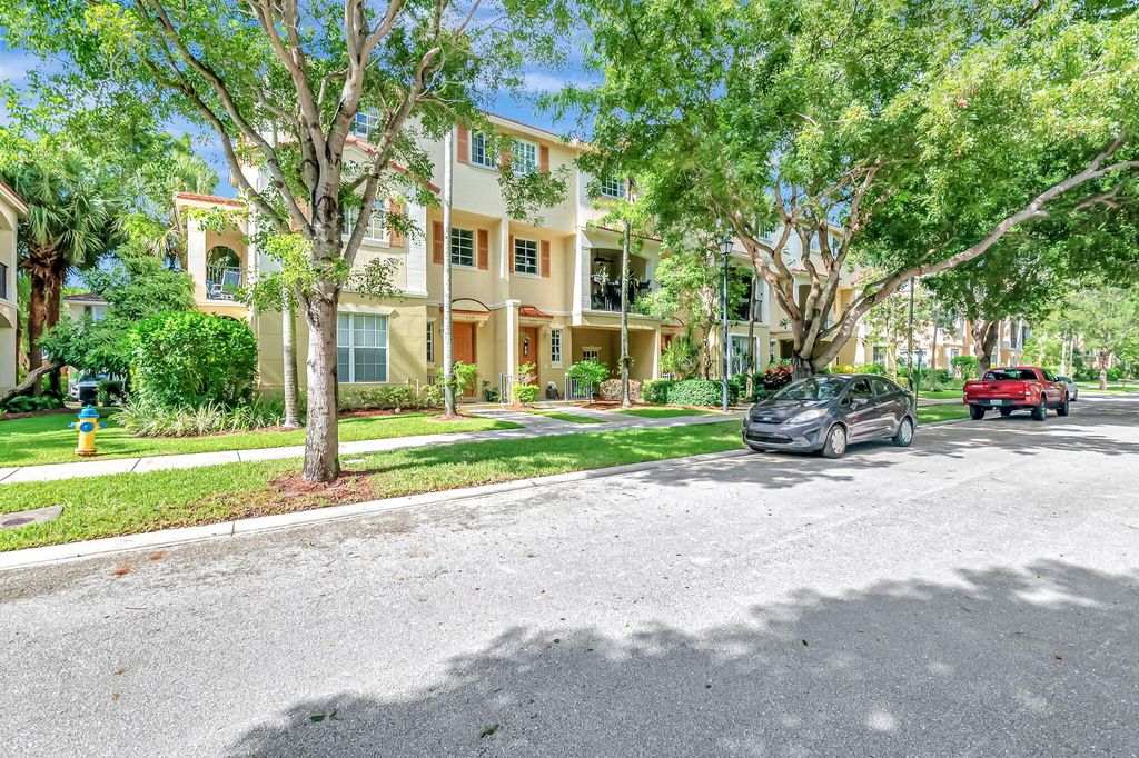 Photo of 4570 Danson Way, Delray Beach, FL 33445 (MLS # R11006231)