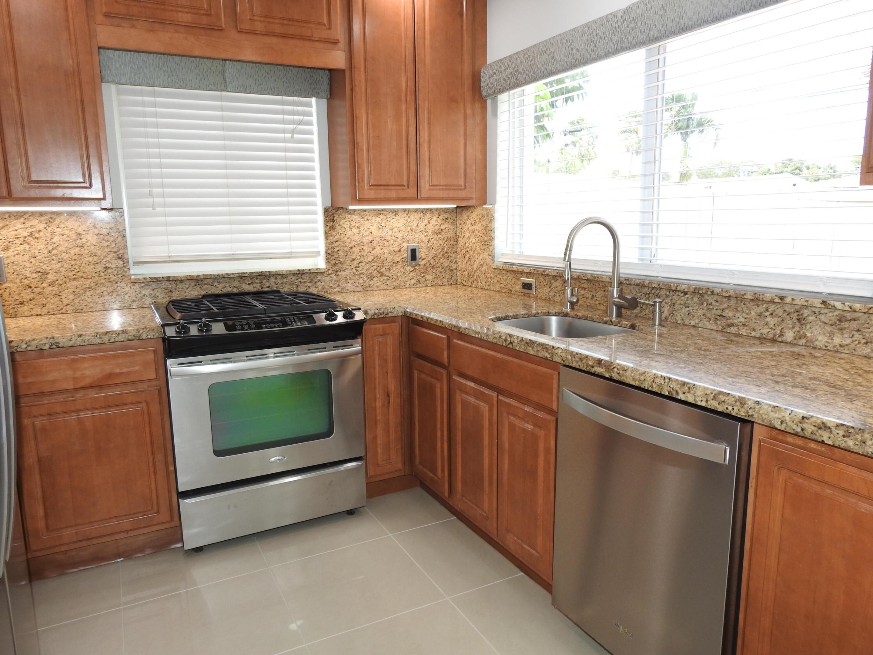 NORTH ANDREWS TERRACE SECOND ADD - Residential Lease