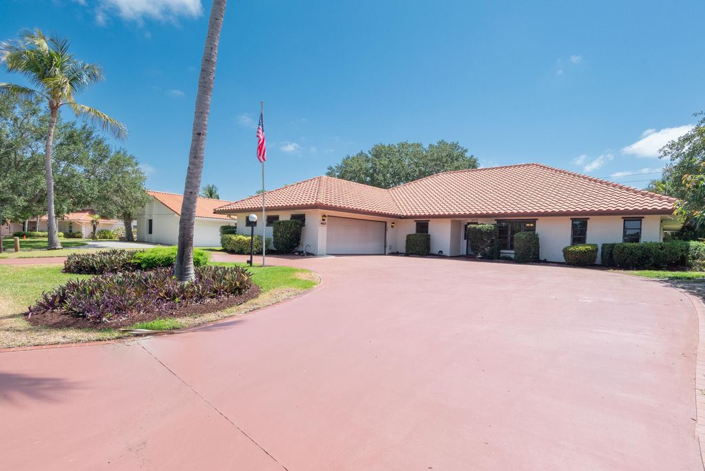 Photo of 3984 SE Fairway E, Stuart, FL 34997 (MLS # R11084124)