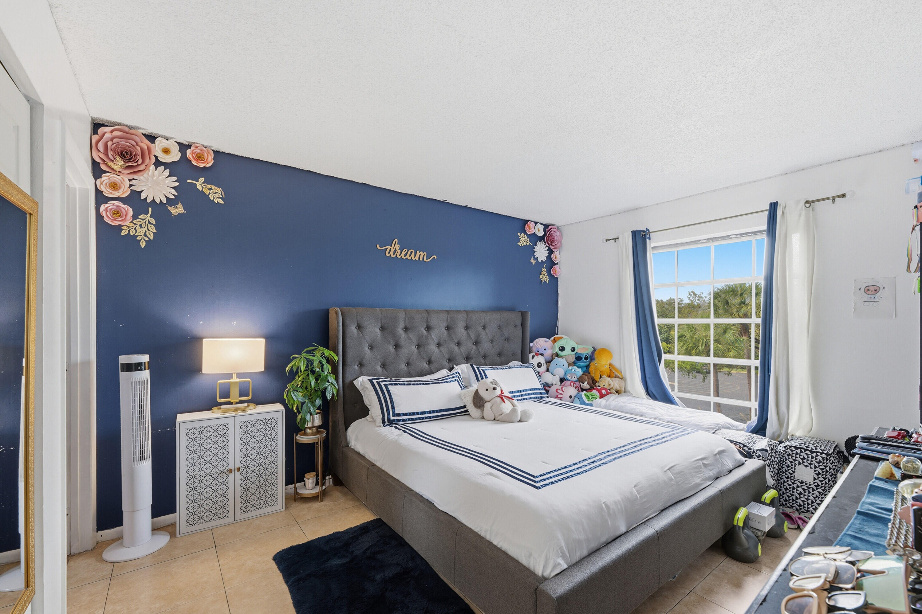 INVERWOOD CONDO - Residential