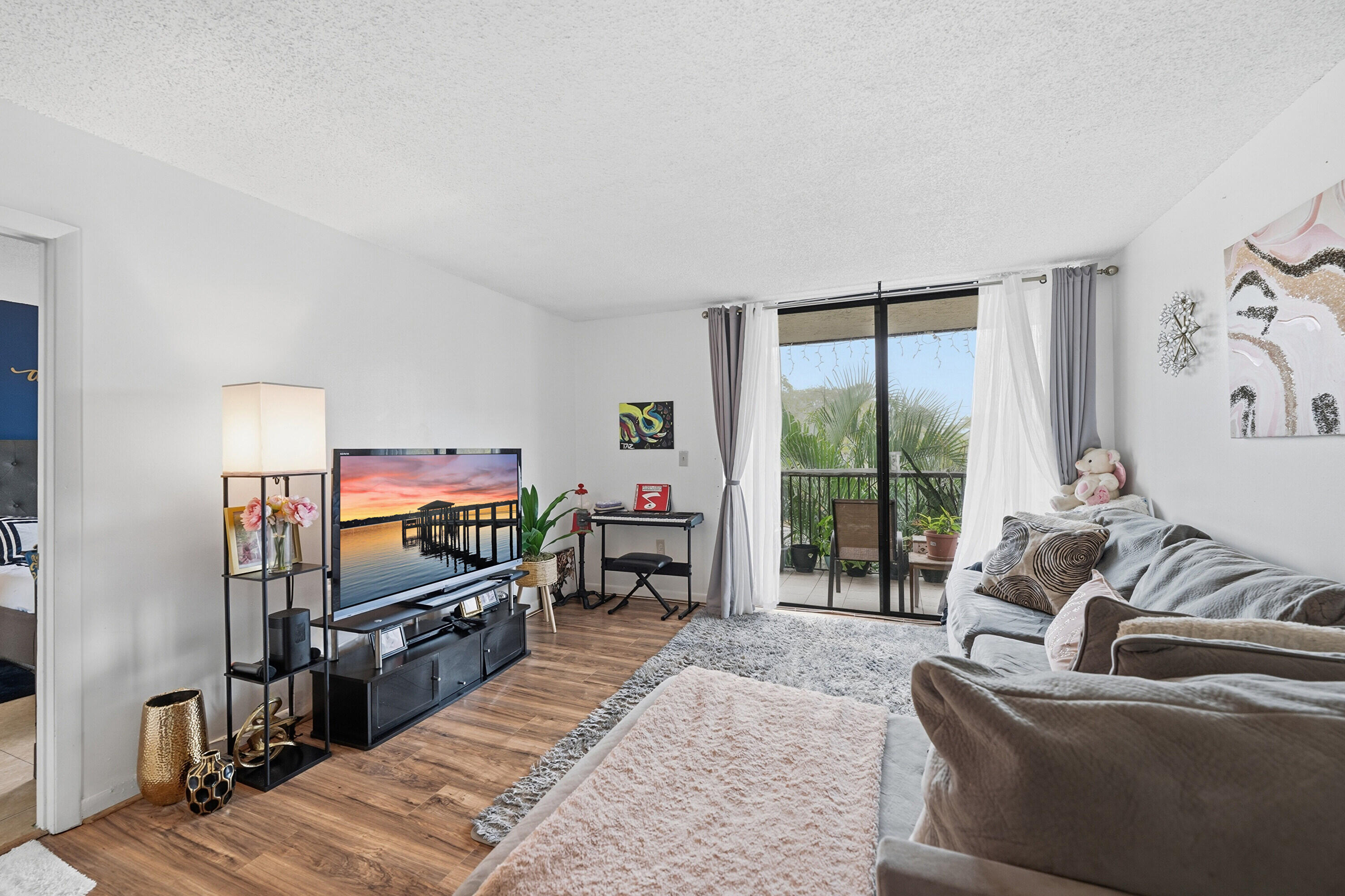 INVERWOOD CONDO - Residential
