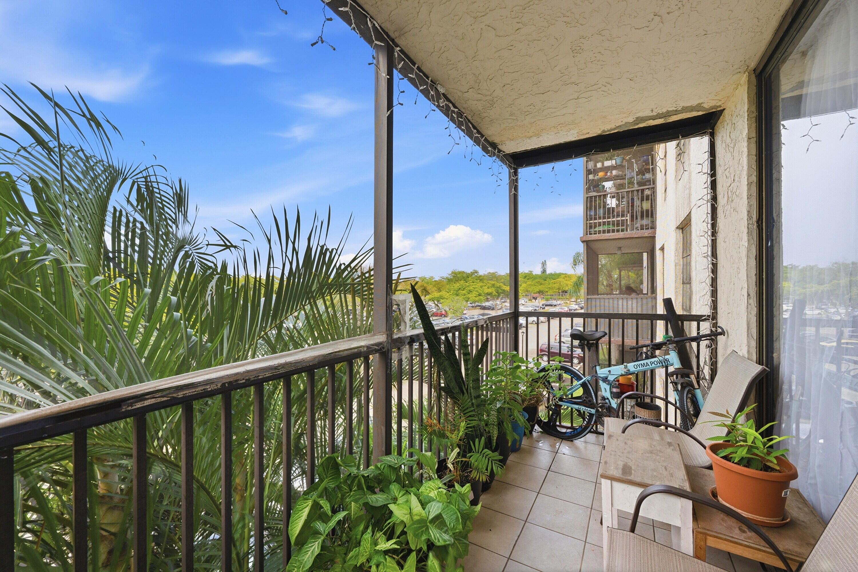 INVERWOOD CONDO - Residential