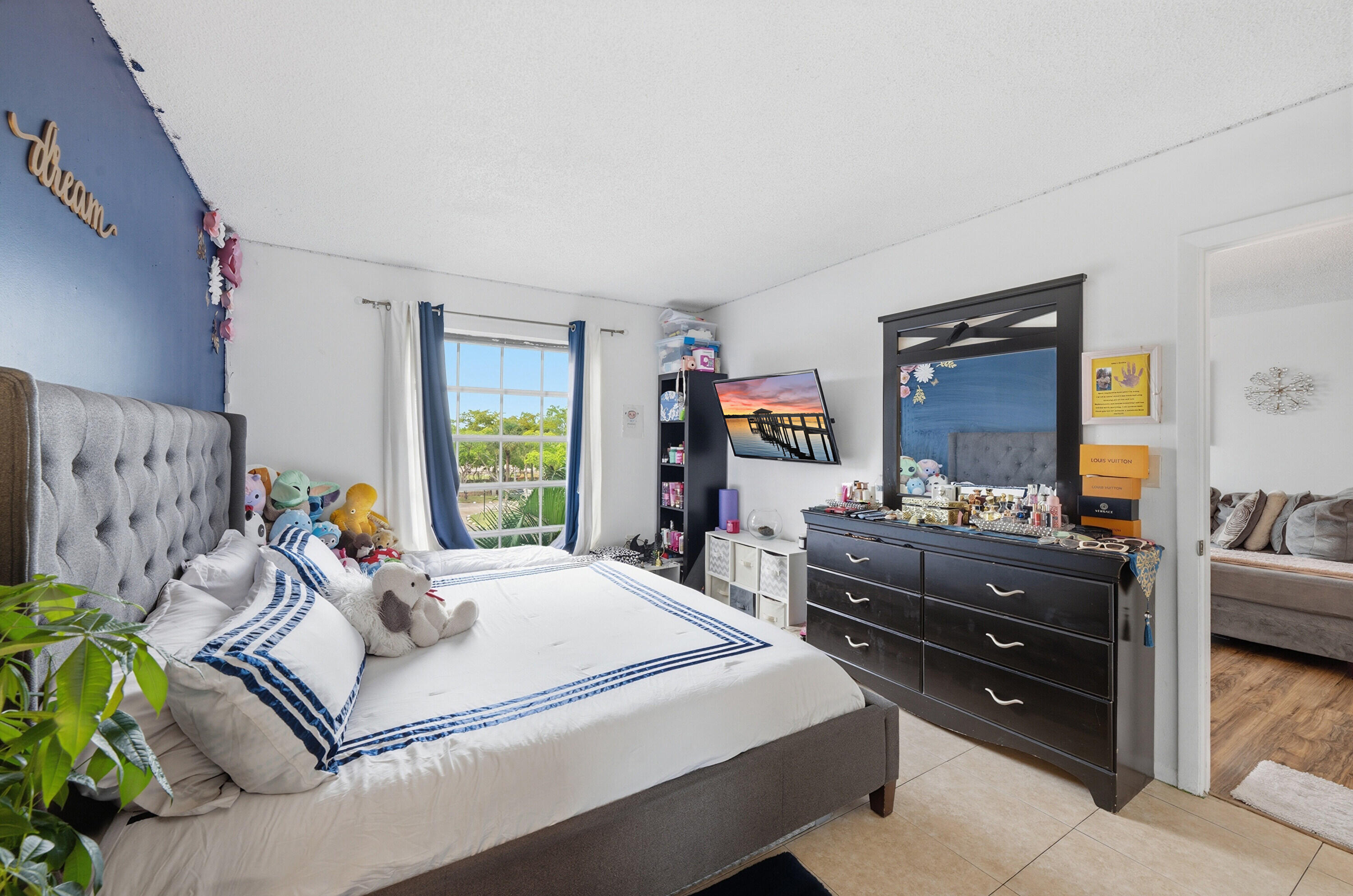 INVERWOOD CONDO - Residential