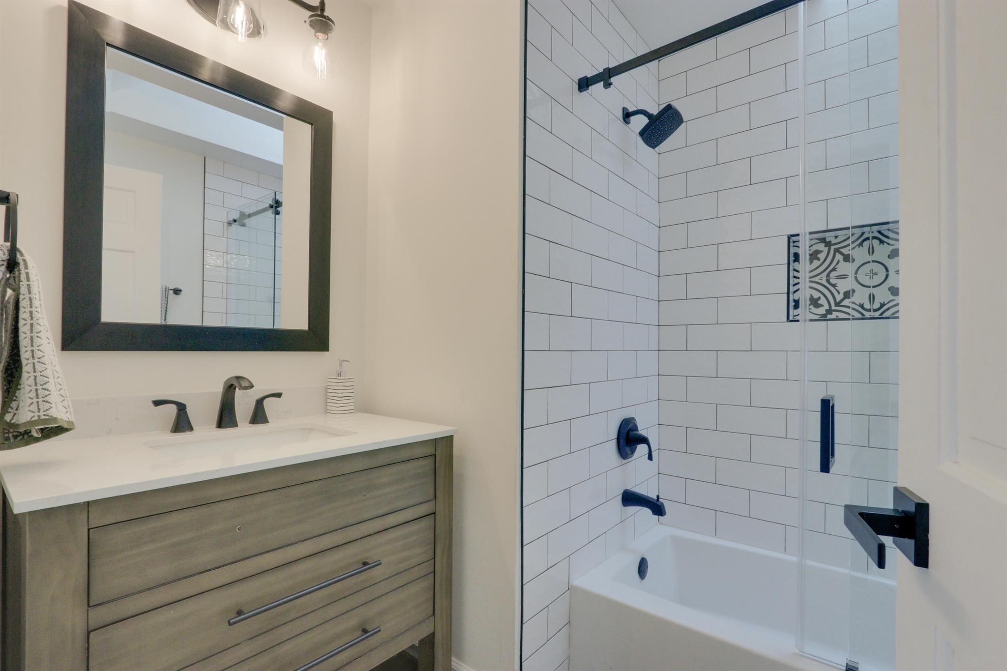 LAKE CLARKE TERR - Residential