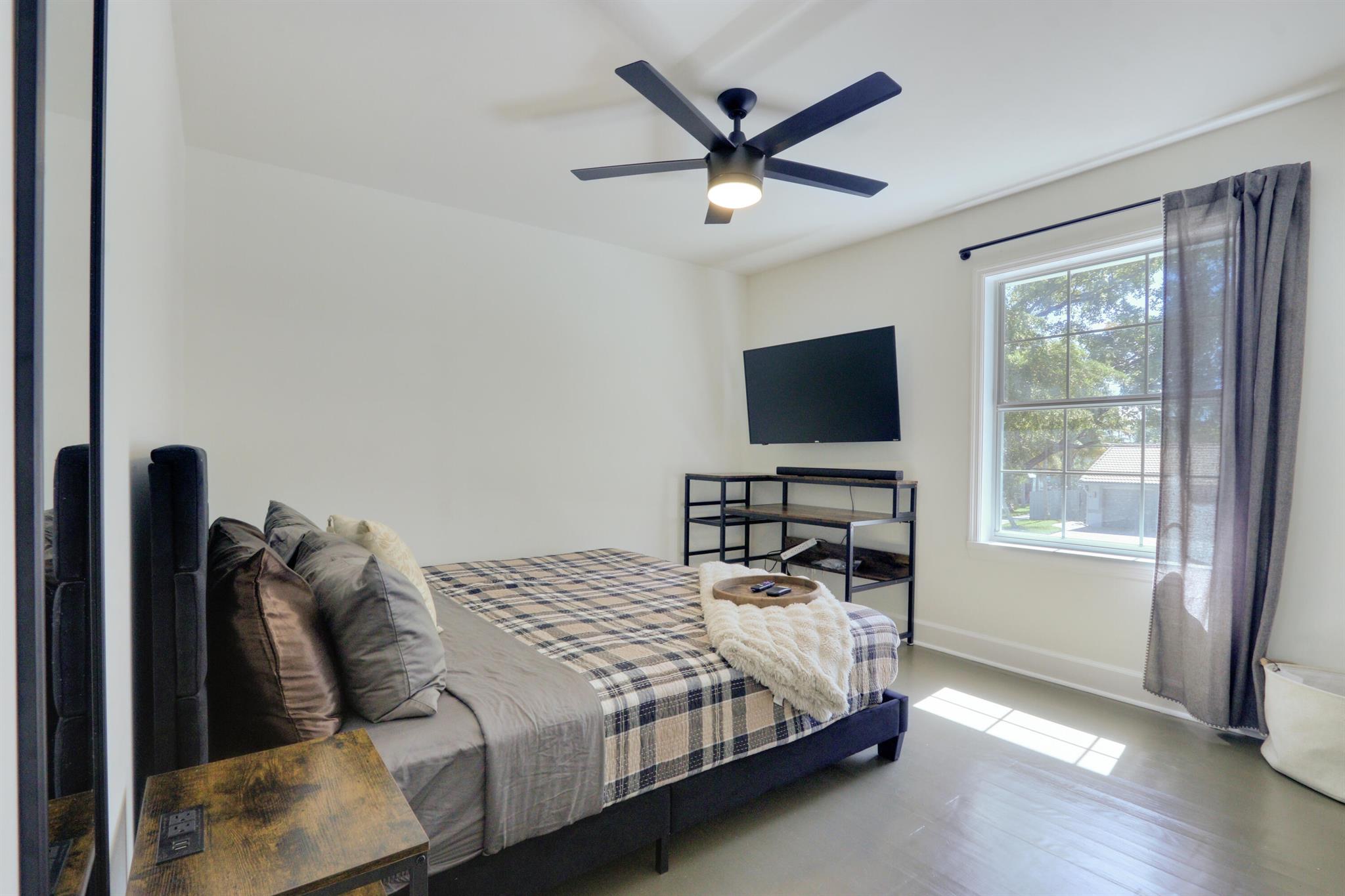 LAKE CLARKE TERR - Residential