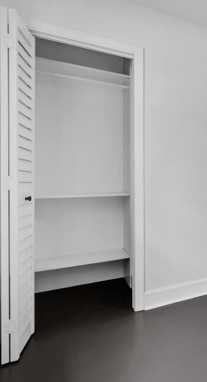 LAKE CLARKE TERR - Residential