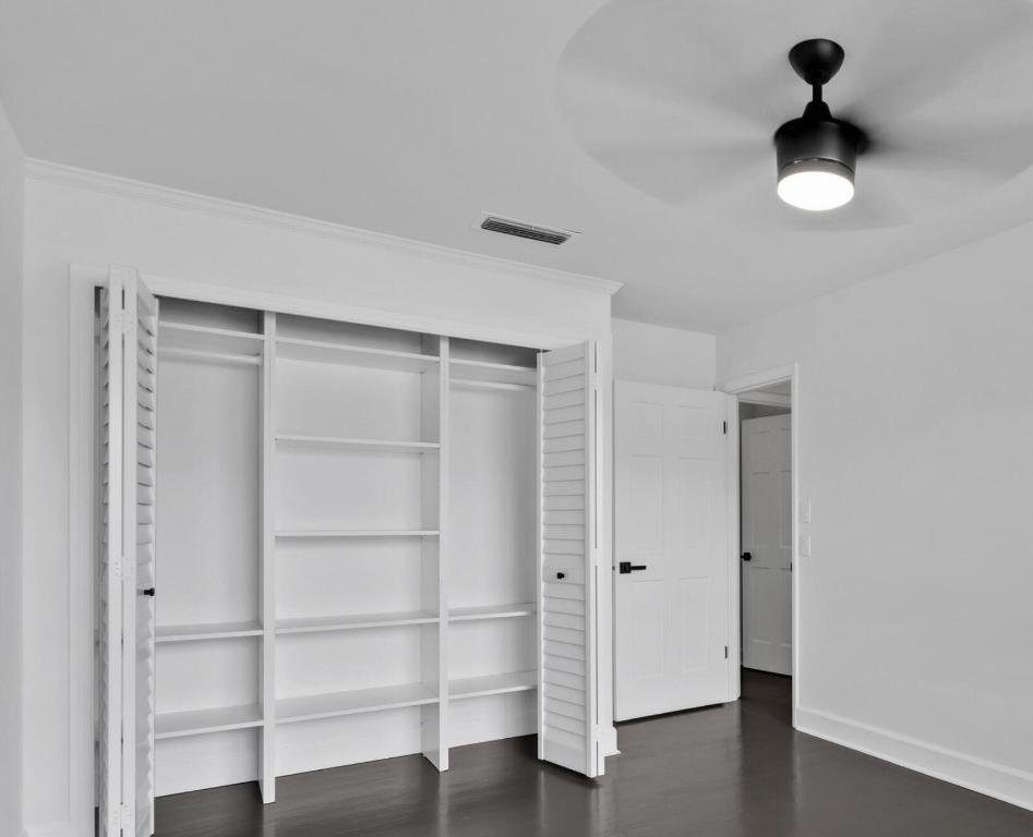 LAKE CLARKE TERR - Residential