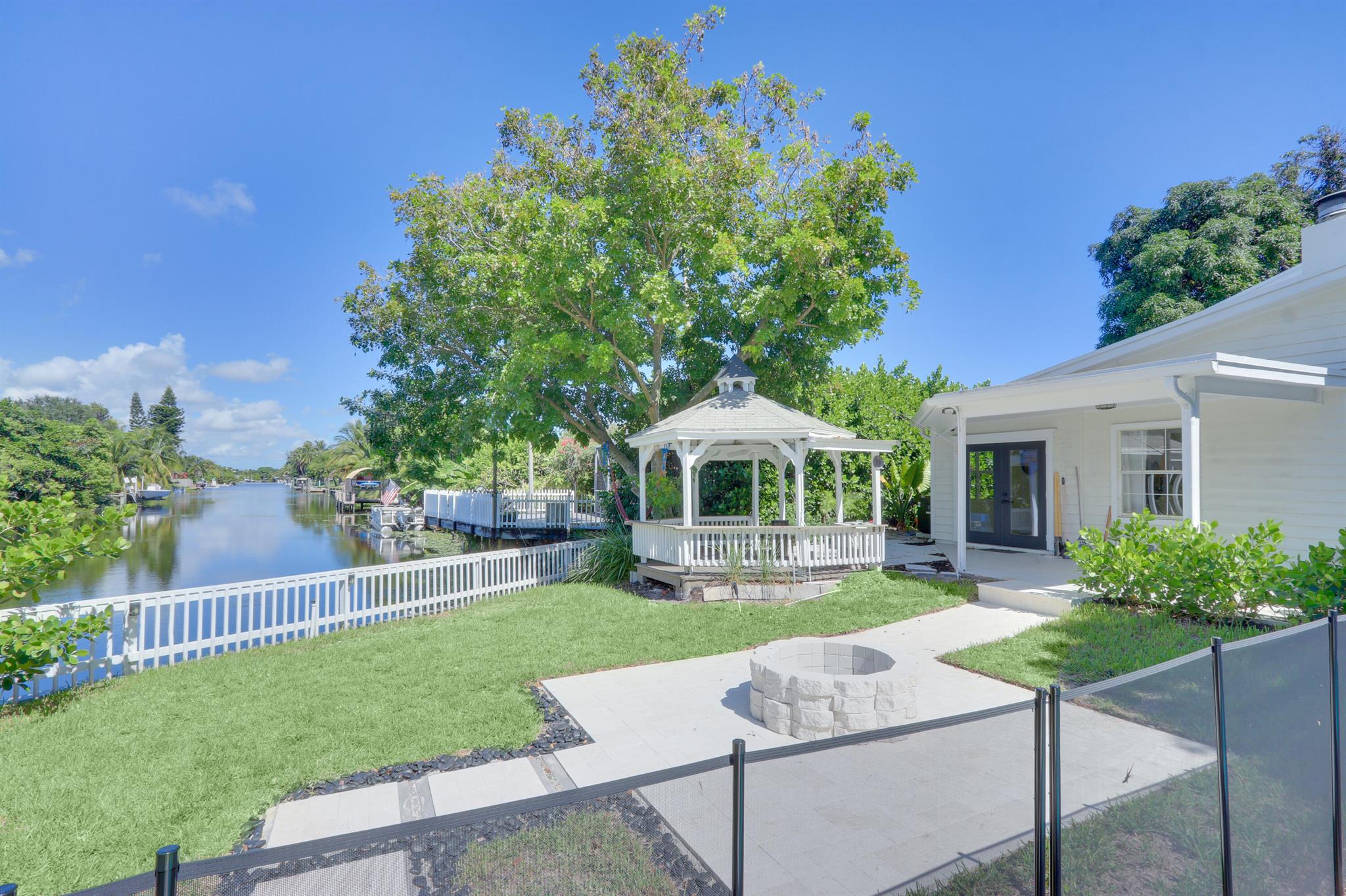 LAKE CLARKE TERR - Residential