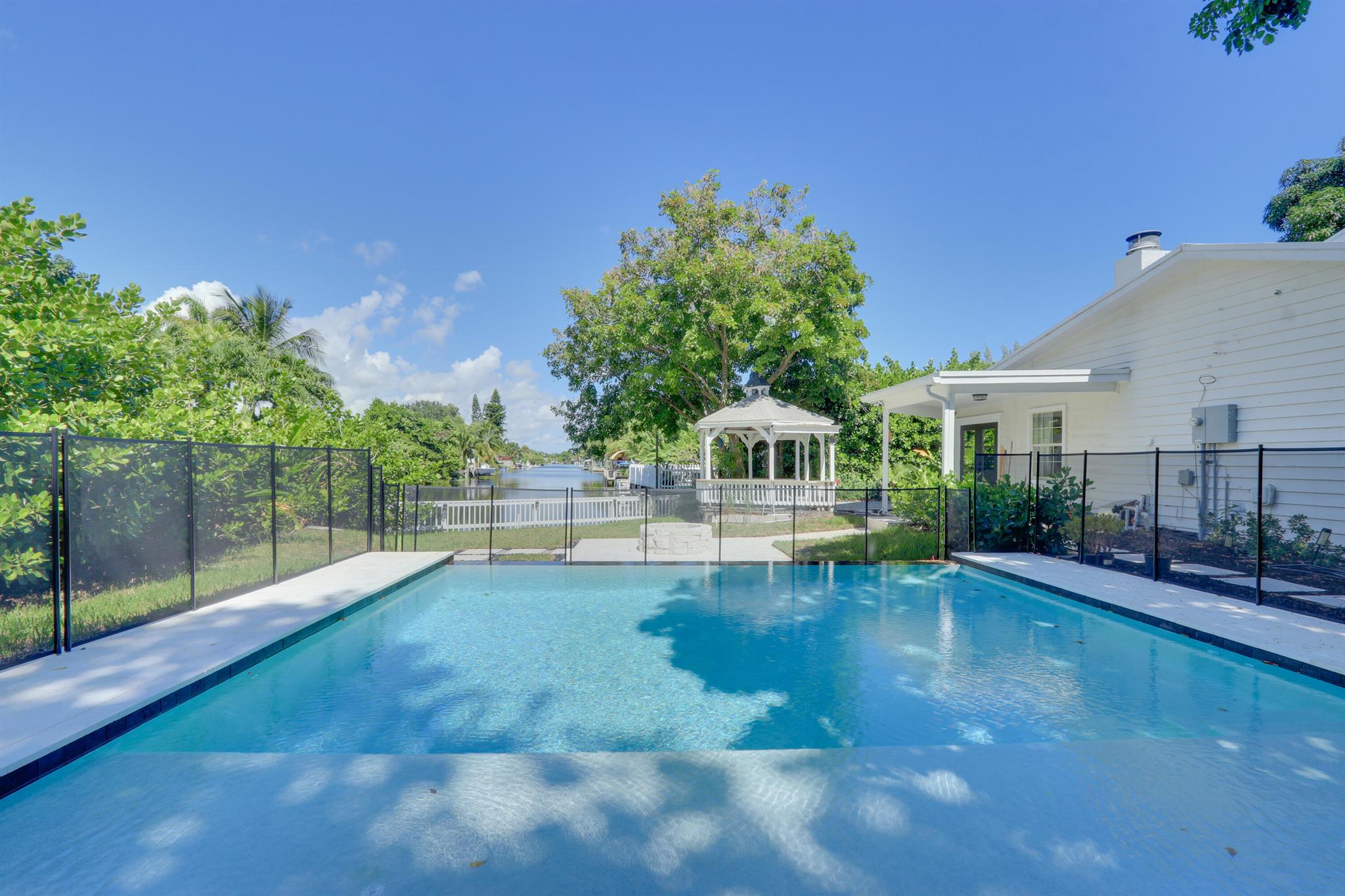 LAKE CLARKE TERR - Residential